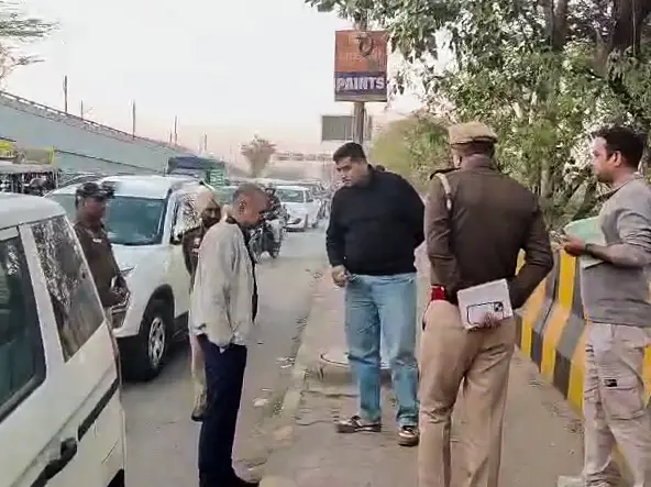 Delhi triple death case: CCTV footage reveals trio meeting 'baba' prior to incident Delhi triple death case: CCTV footage reveals trio meeting 'baba' prior to incident