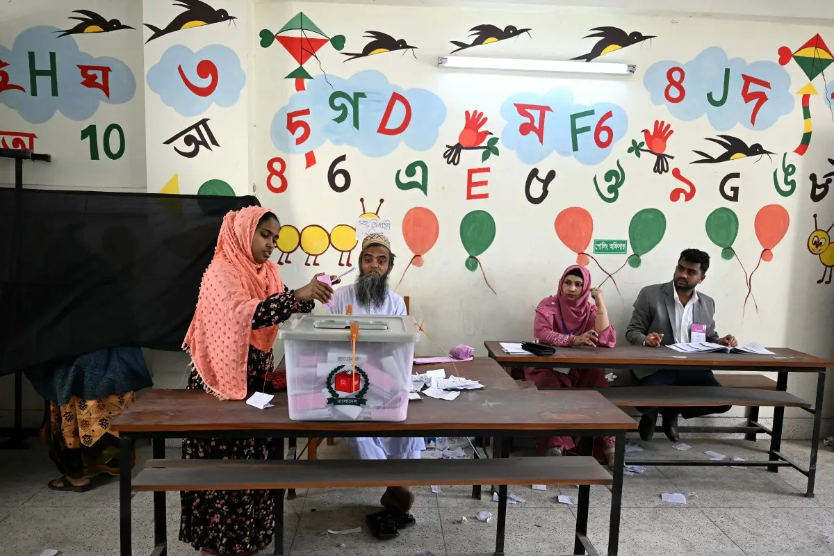 Citizens cast dual vote