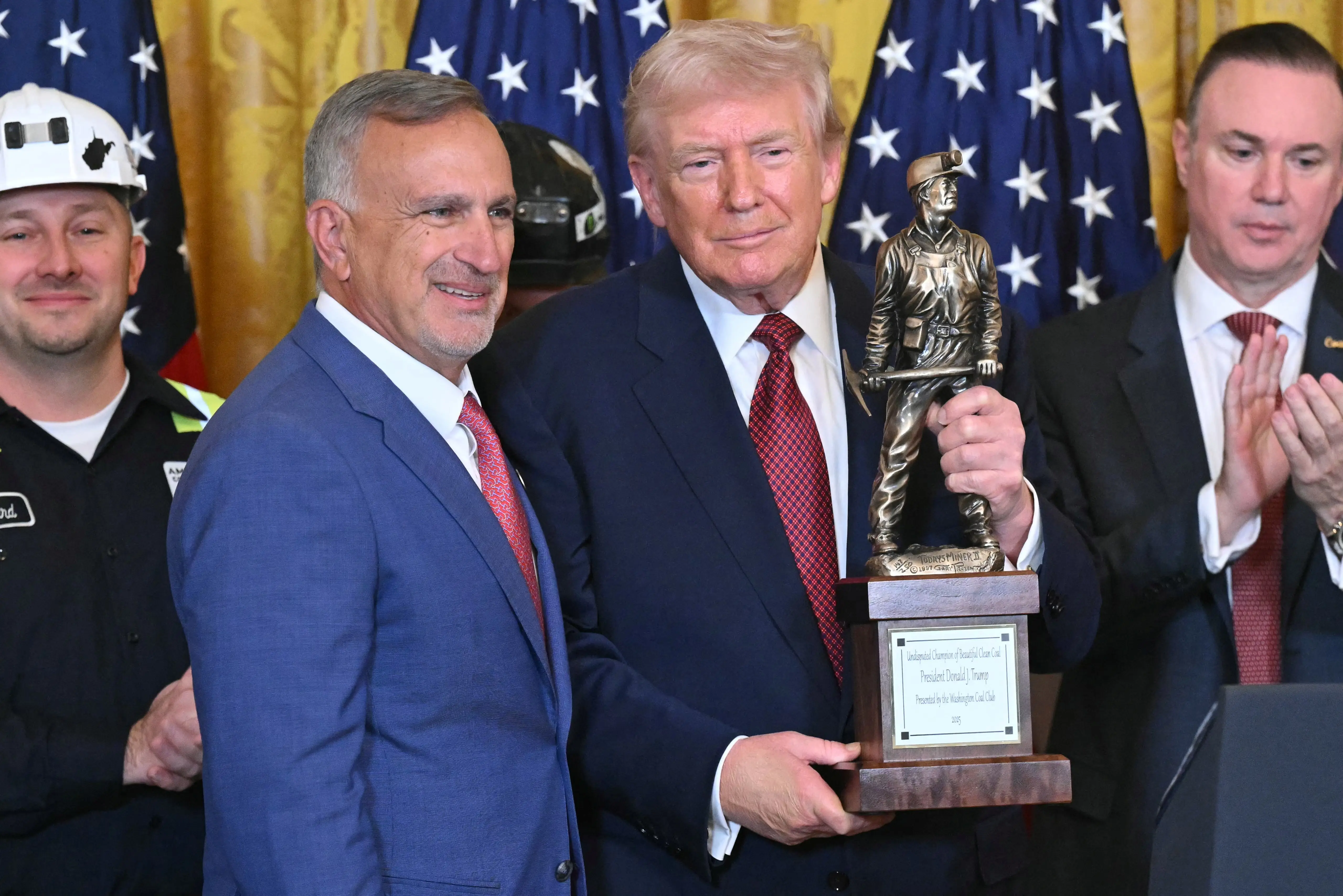 ‘Unserious and unstable’: Trump’s bizarre gibberish during speech sparks renewed health concerns | WATCH