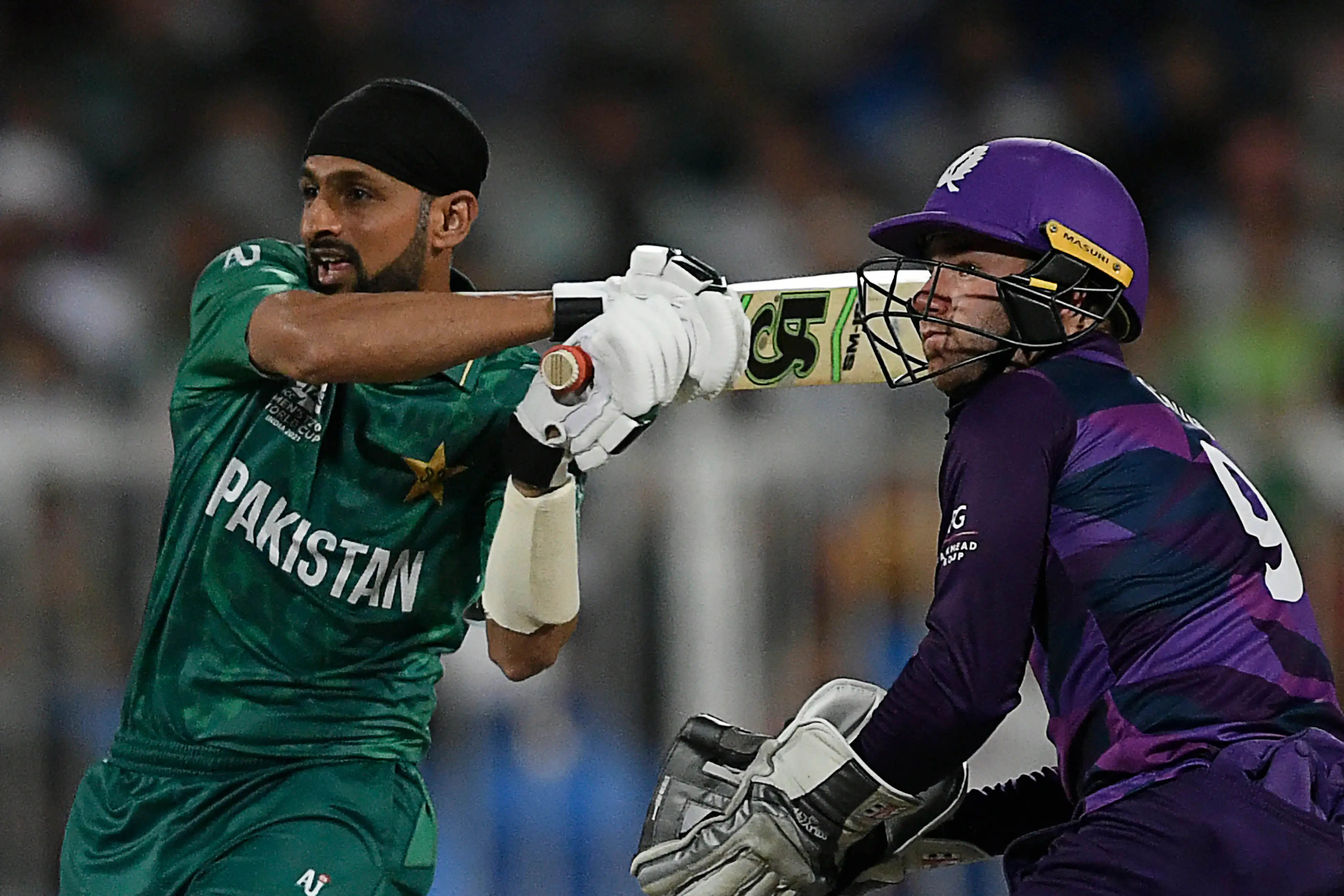 Shoaib Malik (Pakistan) – 18 Balls vs SCO, 2021