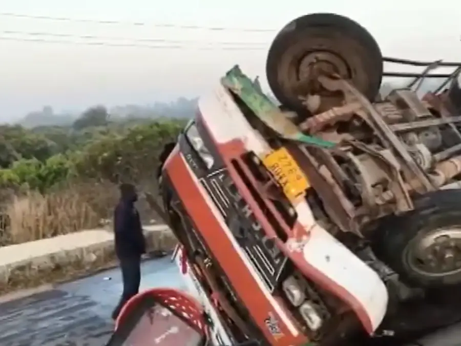 Seven killed in multi-vehicle collision on National Highway-648 in Karnataka's Bengaluru