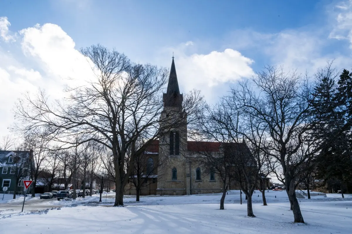 Minnesotans storm church