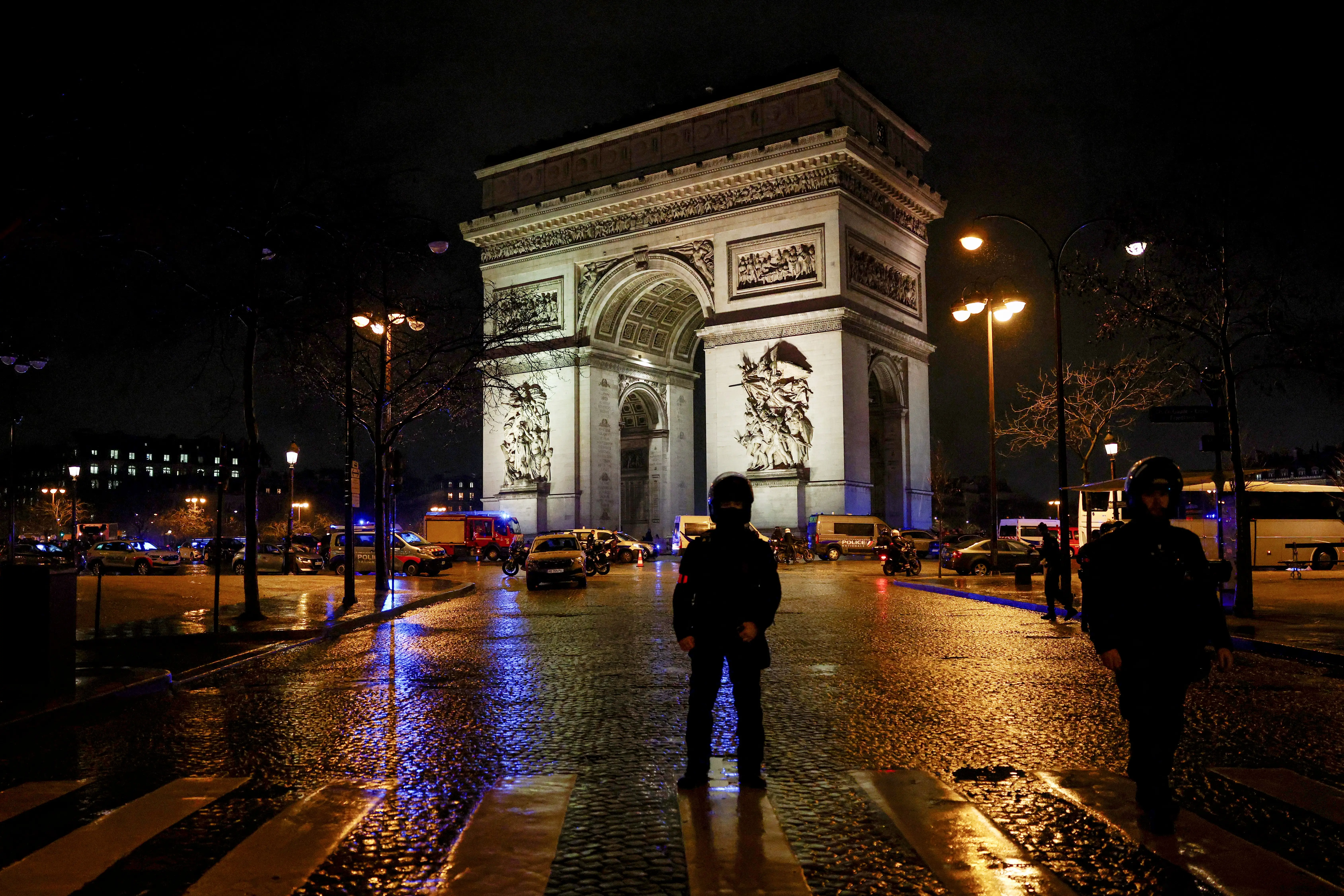 Paris knife attack: French police fatally shoot alleged terrorist at Arc de Triomphe