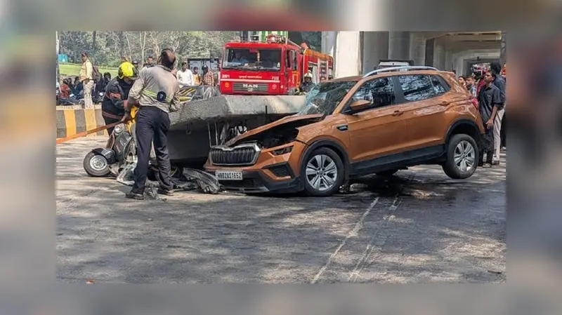 Metro horror in Mulund: Slab collapse kills 1, leaves 3 injured on busy LBS Road in Mumbai Metro horror in Mulund: Slab collapse kills 1, leaves 3 injured on busy LBS Road in Mumbai