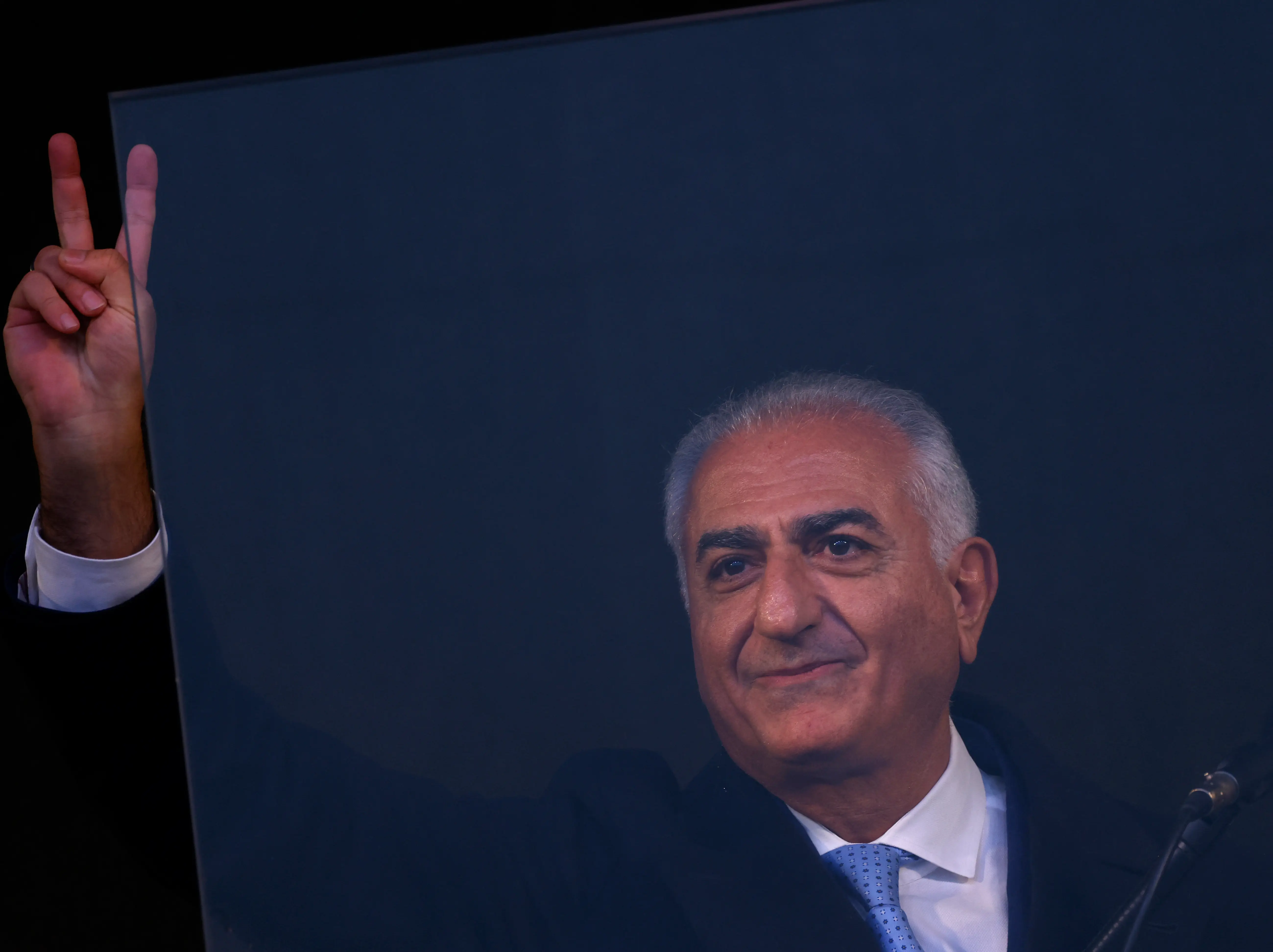 About 200,000 gather as Iran’s exiled prince Reza Pahlavi urges US action at Munich rally About 200,000 gather as Iran’s exiled prince Reza Pahlavi urges US action at Munich rally