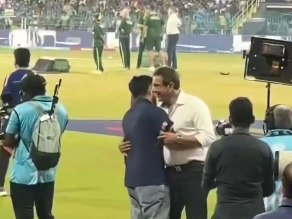 WATCH | Rohit Sharma breaks 'no handshake’ trend, hugs Pakistan's Wasim Akram before IND-PAK tie WATCH | Rohit Sharma breaks 'no handshake’ trend, hugs Pakistan's Wasim Akram before IND-PAK tie