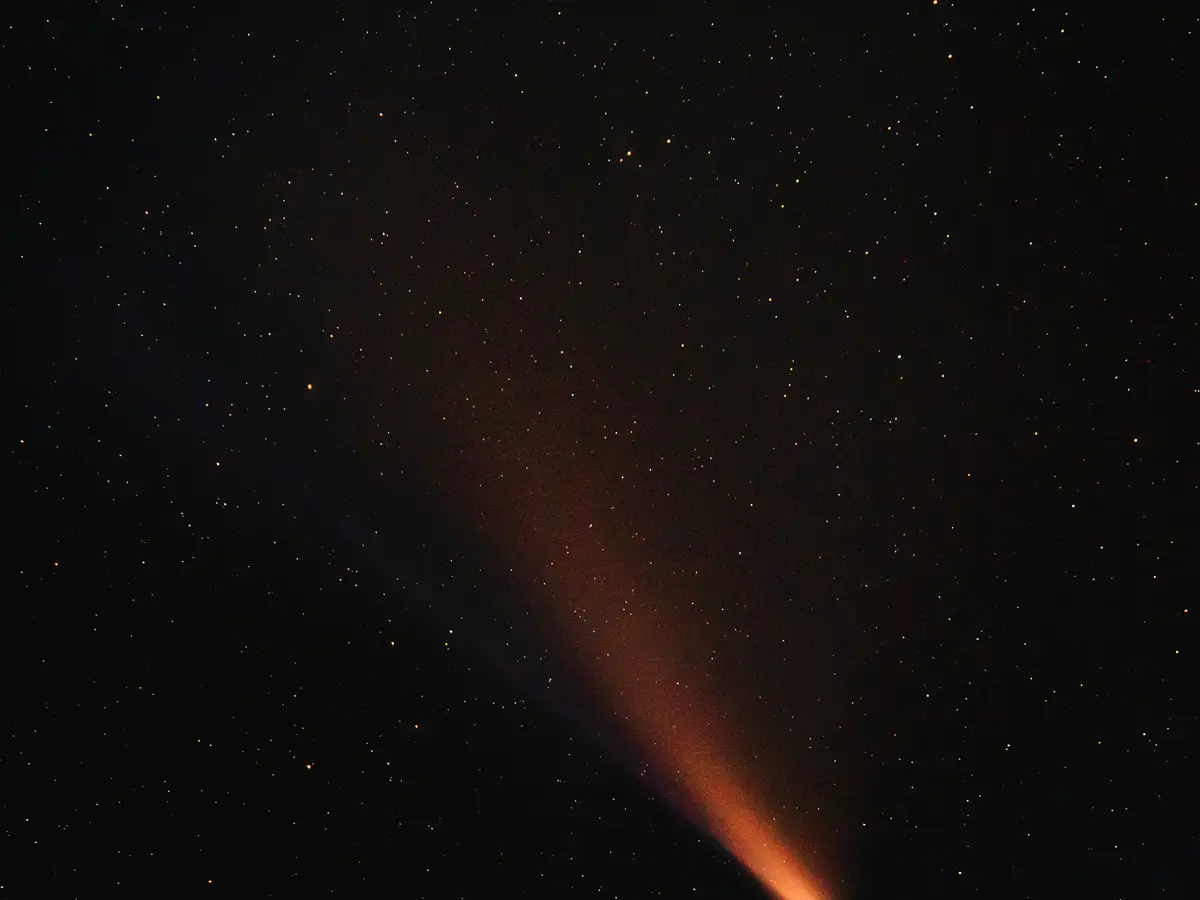 Comet 29P explodes, blasting a 'fizzy cocktail' into space at 3218 km/hr