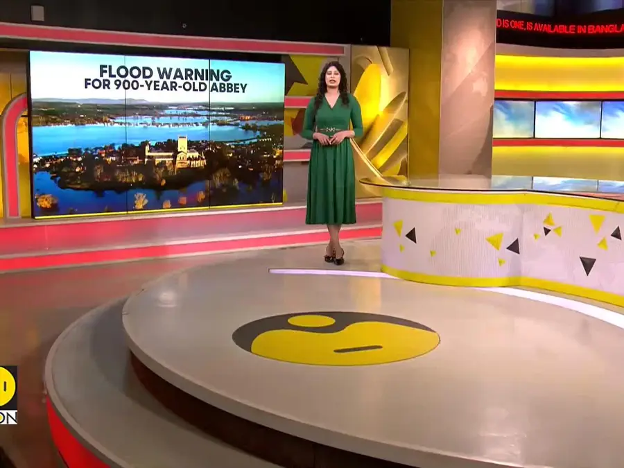 UK Floods: Flood Warning Issued in Gloucestershire, UK | Rising Waters Encircle Historic Tewkesbury