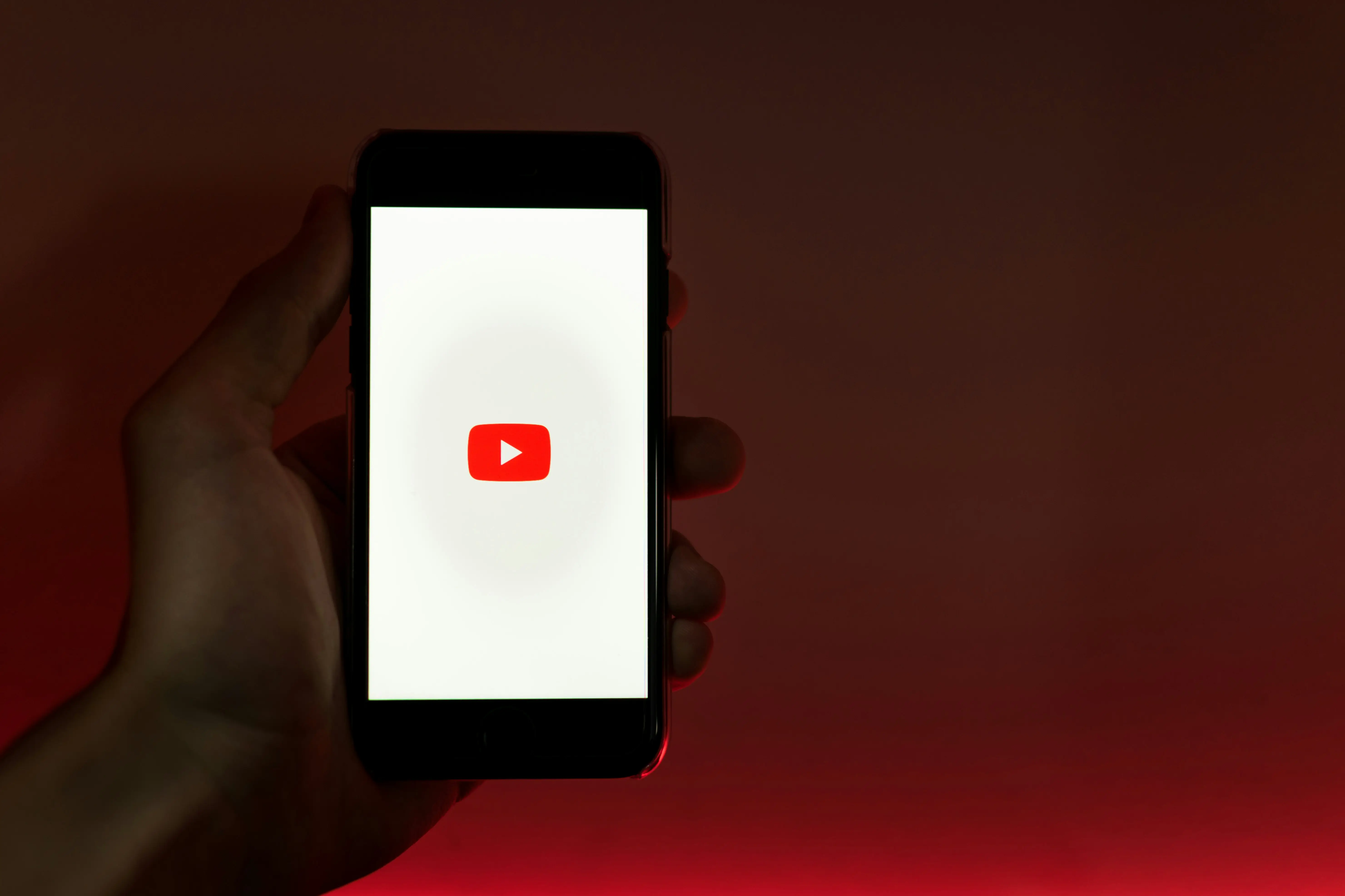 'We're working on full fix': YouTube down for several users worldwide | Can you fix 'something went wrong' error?