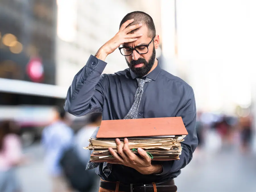 UK unemployment rate surges to 5-year high at 5.2%, youth hit hardest