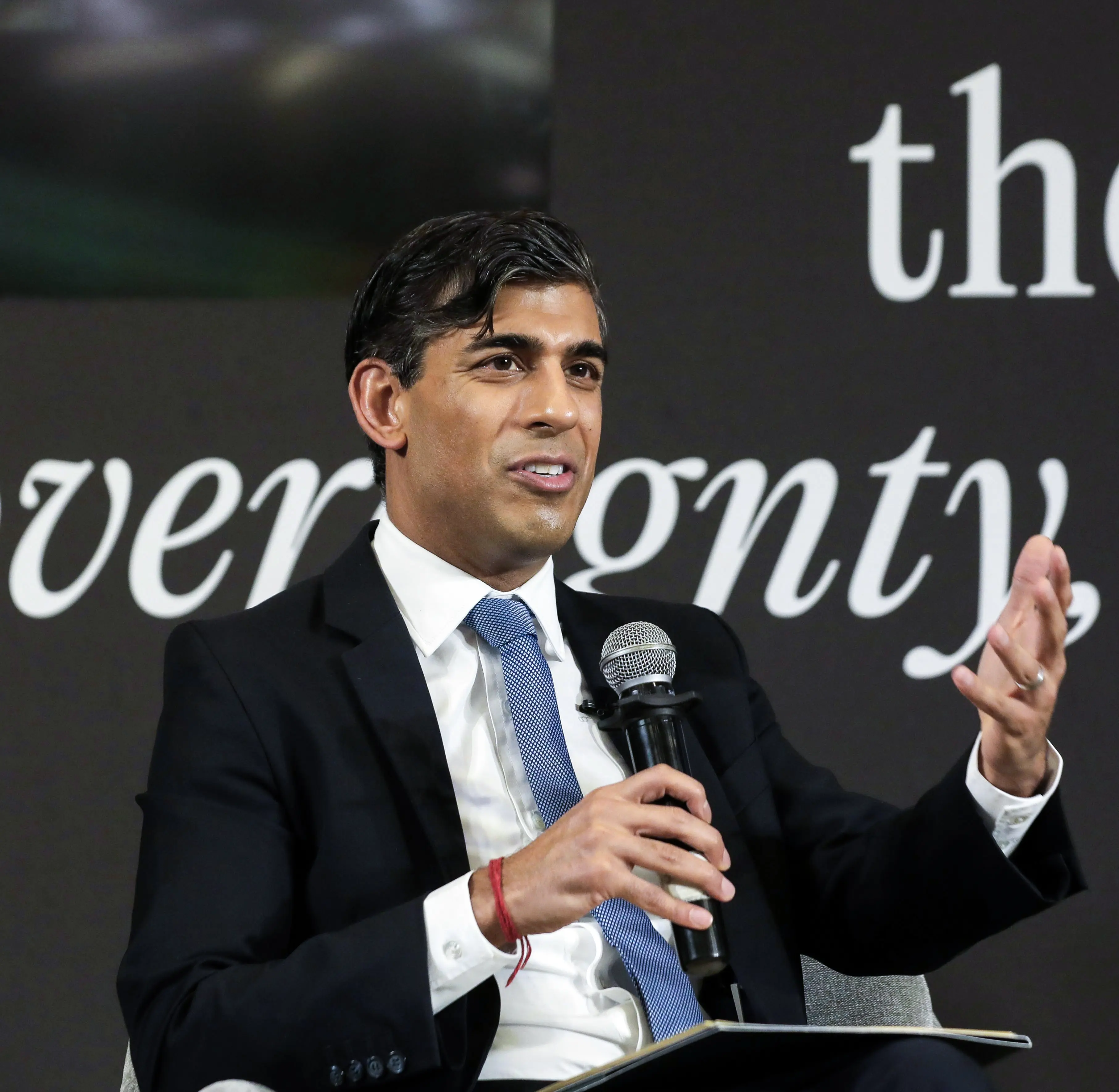 India's 'son-in-law' Rishi Sunak says 'AI can do many things, but can't fix Delhi’s traffic'. Viral video HERE