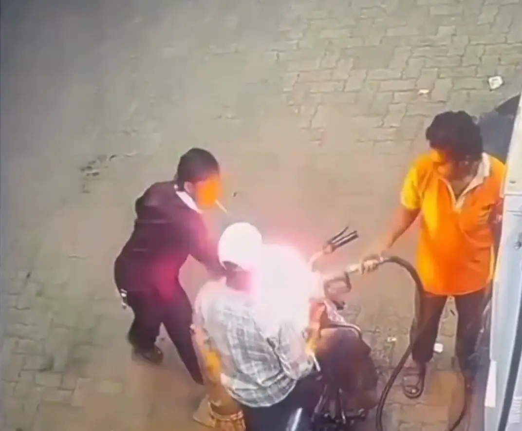 Asked not to smoke at petrol pump, youth sets bike & fuel nozzle ablaze in Chhattisgarh's Raipur: VIDEO