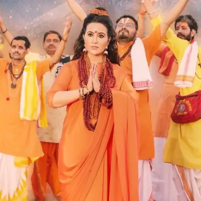 From boardroom to studio: Why netizens are convinced Amruta Fadnavis is now a full-time singer