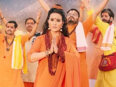 From boardroom to studio: Why netizens are convinced Amruta Fadnavis is now a full-time singer From boardroom to studio: Why netizens are convinced Amruta Fadnavis is now a full-time singer