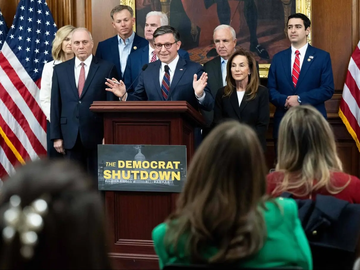 ‘Don’t be a Panican! Trust Trump’: Republicans, aides rally behind president ‘Don’t be a Panican! Trust Trump’: Republicans, aides rally behind president