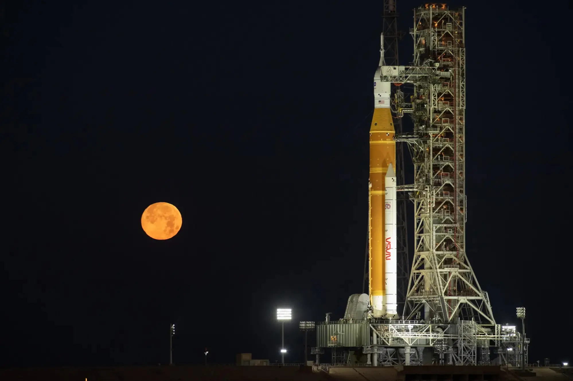 NASA’s SLS rocket faces helium flow issue, Artemis II March launch ‘almost assuredly’ scuttled