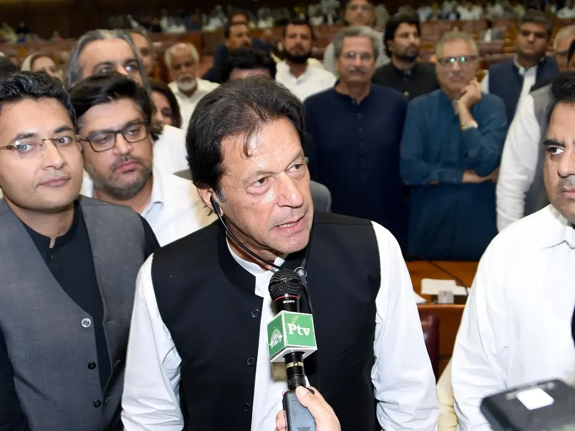 Why former captains, indcluding Gavaskar and Kapil, wrote letter of support for Imran Khan to Pak government Why former captains, indcluding Gavaskar and Kapil, wrote letter of support for Imran Khan to Pak government