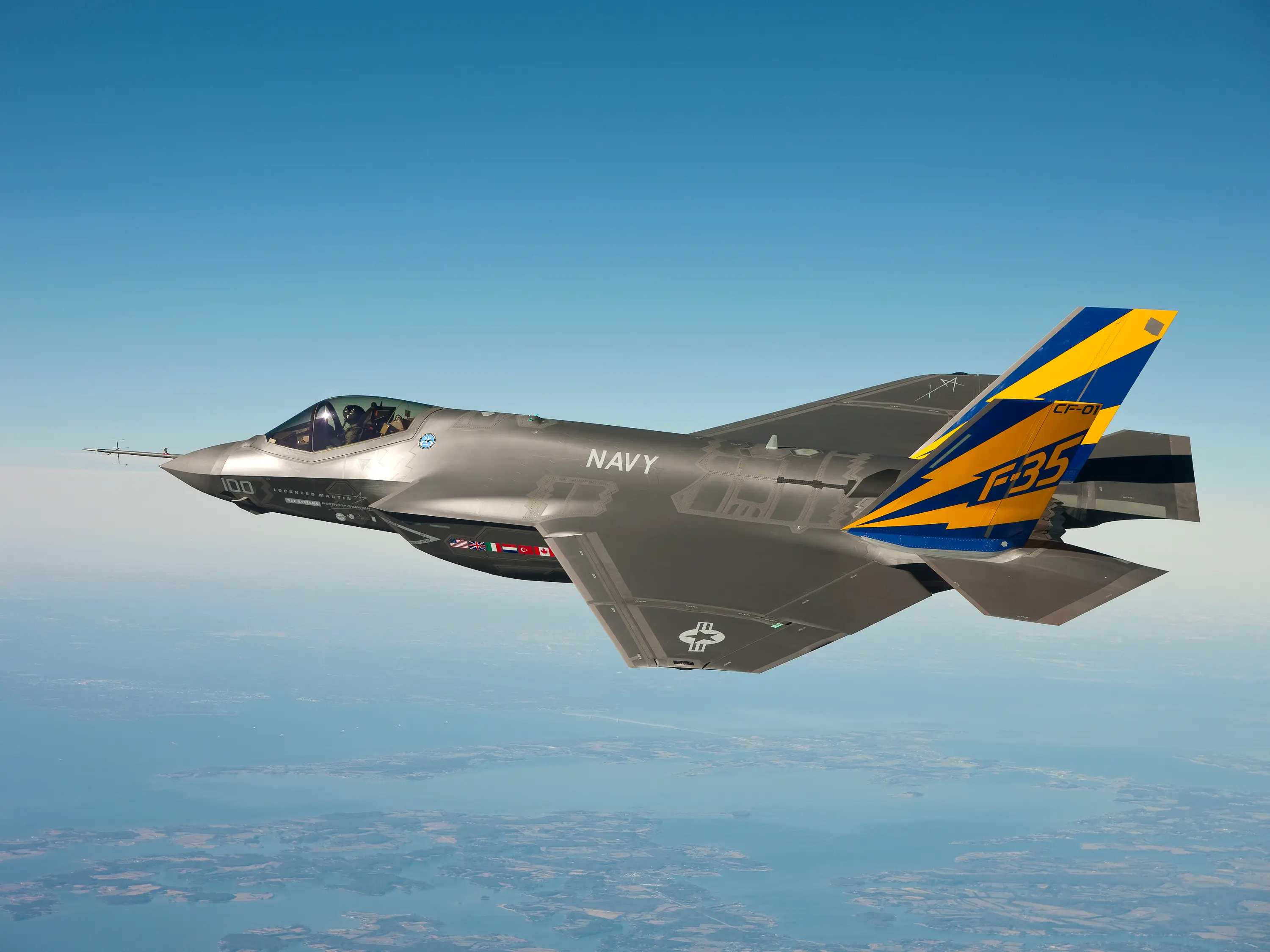 How the F-35 pilot sees straight through the floor