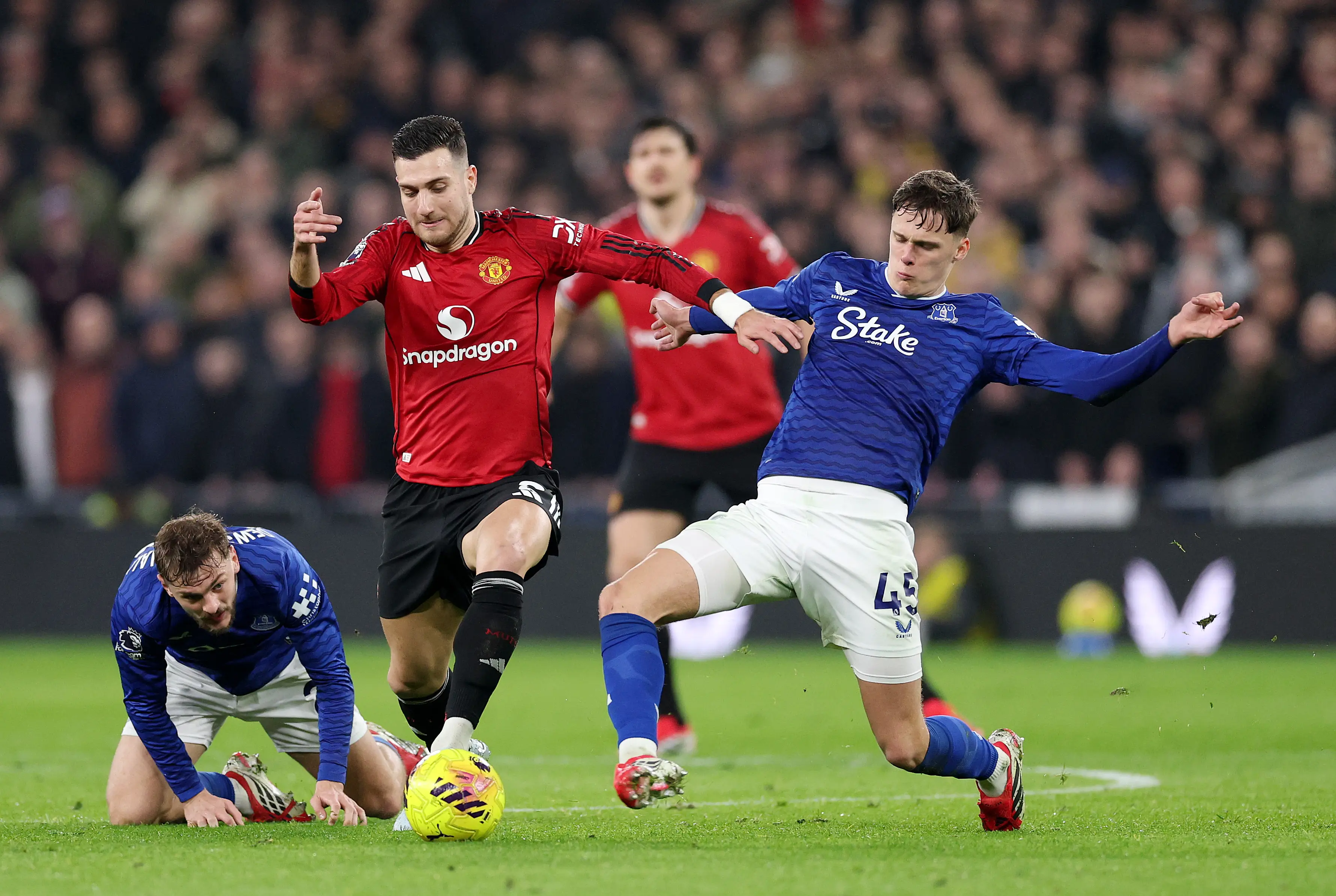 Premier League: Win over Everton puts Man Utd ahead of Liverpool, Chelsea in race for Champions League spot