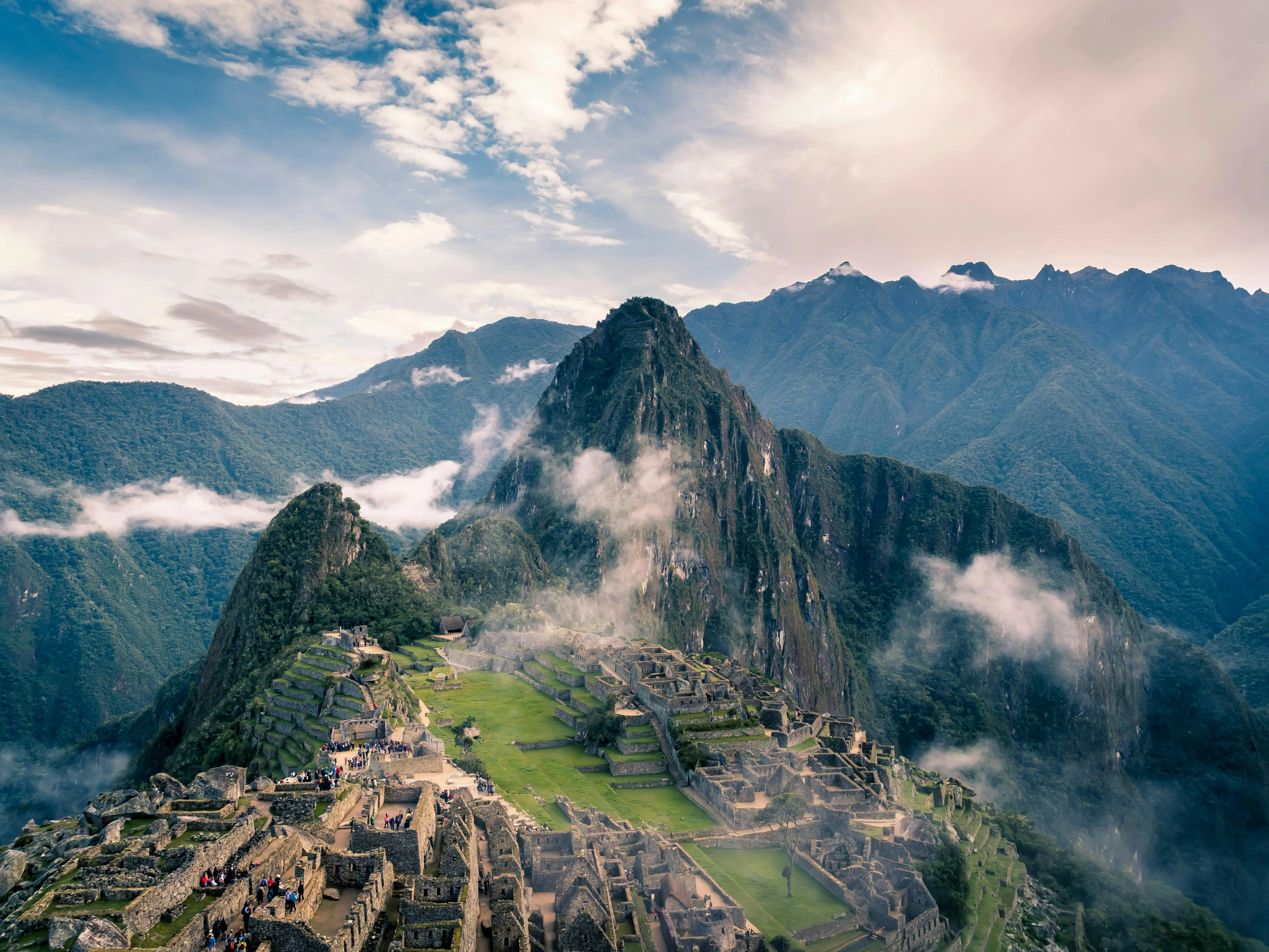 Incas sacrificed children with fatal head blows, then revered their mummified remains Incas sacrificed children with fatal head blows, then revered their mummified remains