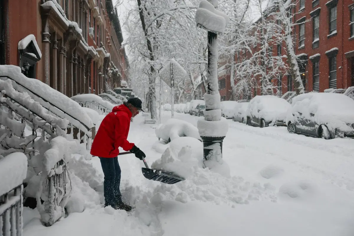 Hundreds of thousands without power
