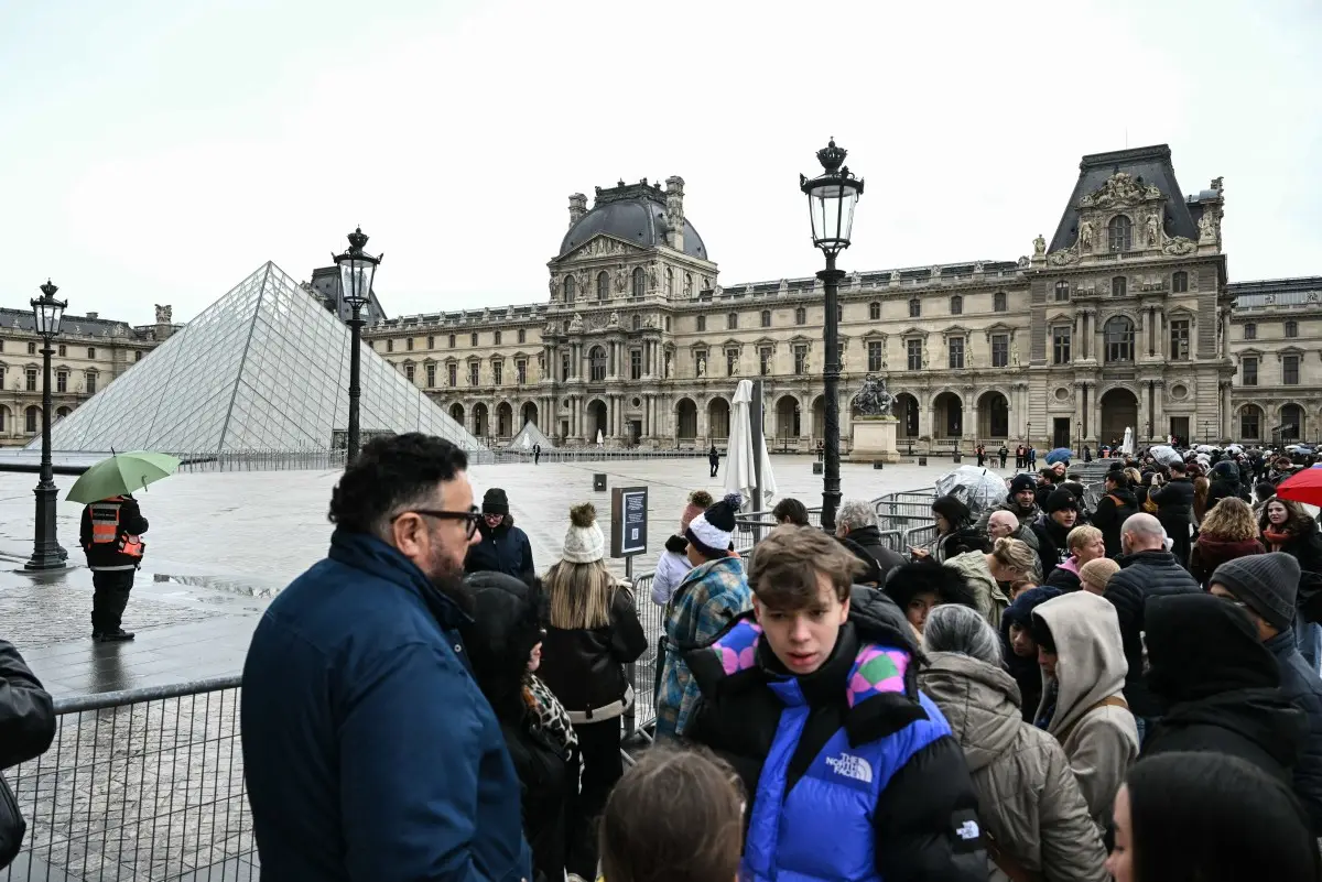Louvre museum director resigns after ‘heist of the century’. Details inside