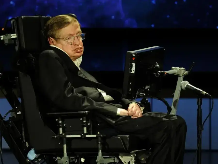 Stephen Hawking photographed with bikini-clad women in new Epstein Files | PHOTO