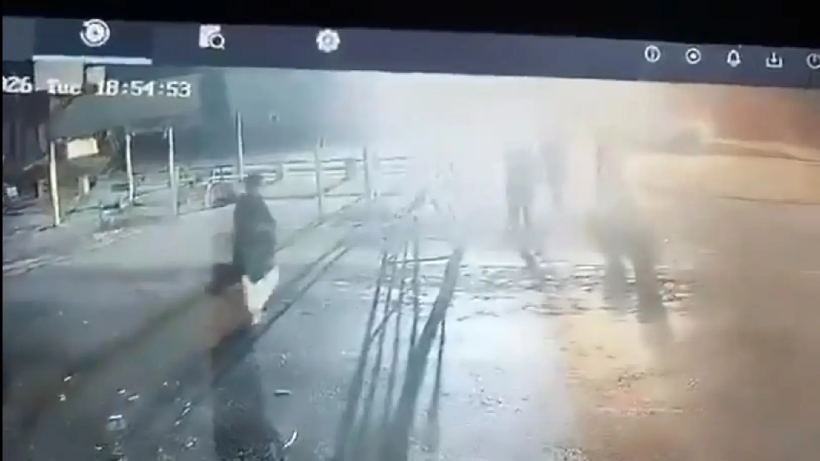 Suicide bomber blows himself up near Pakistan checkpost; 4 cops dead | Video
