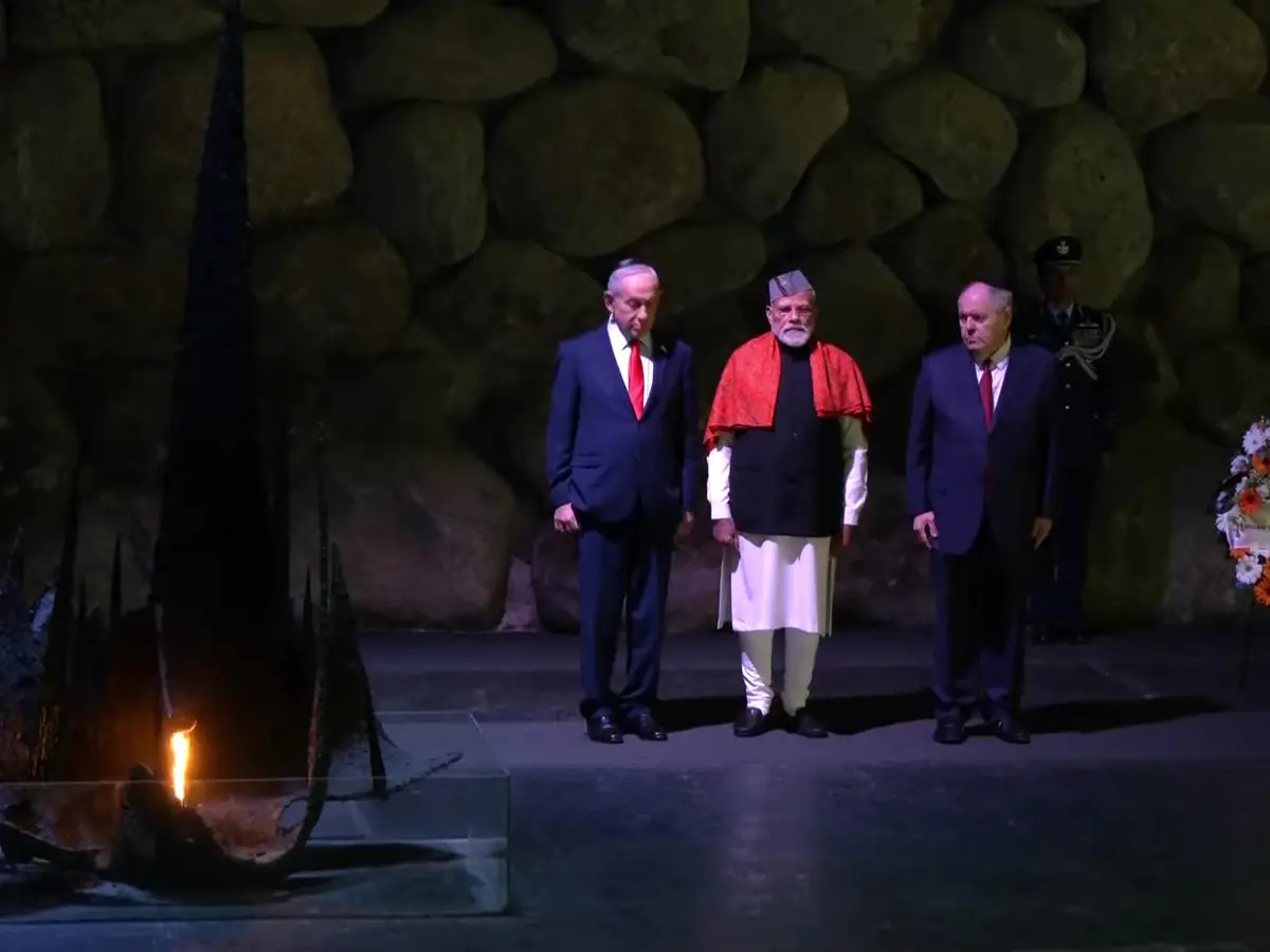 PM Modi, Netanyahu visit Jerusalem Memorial Yad Vashem; pay tribute to ...