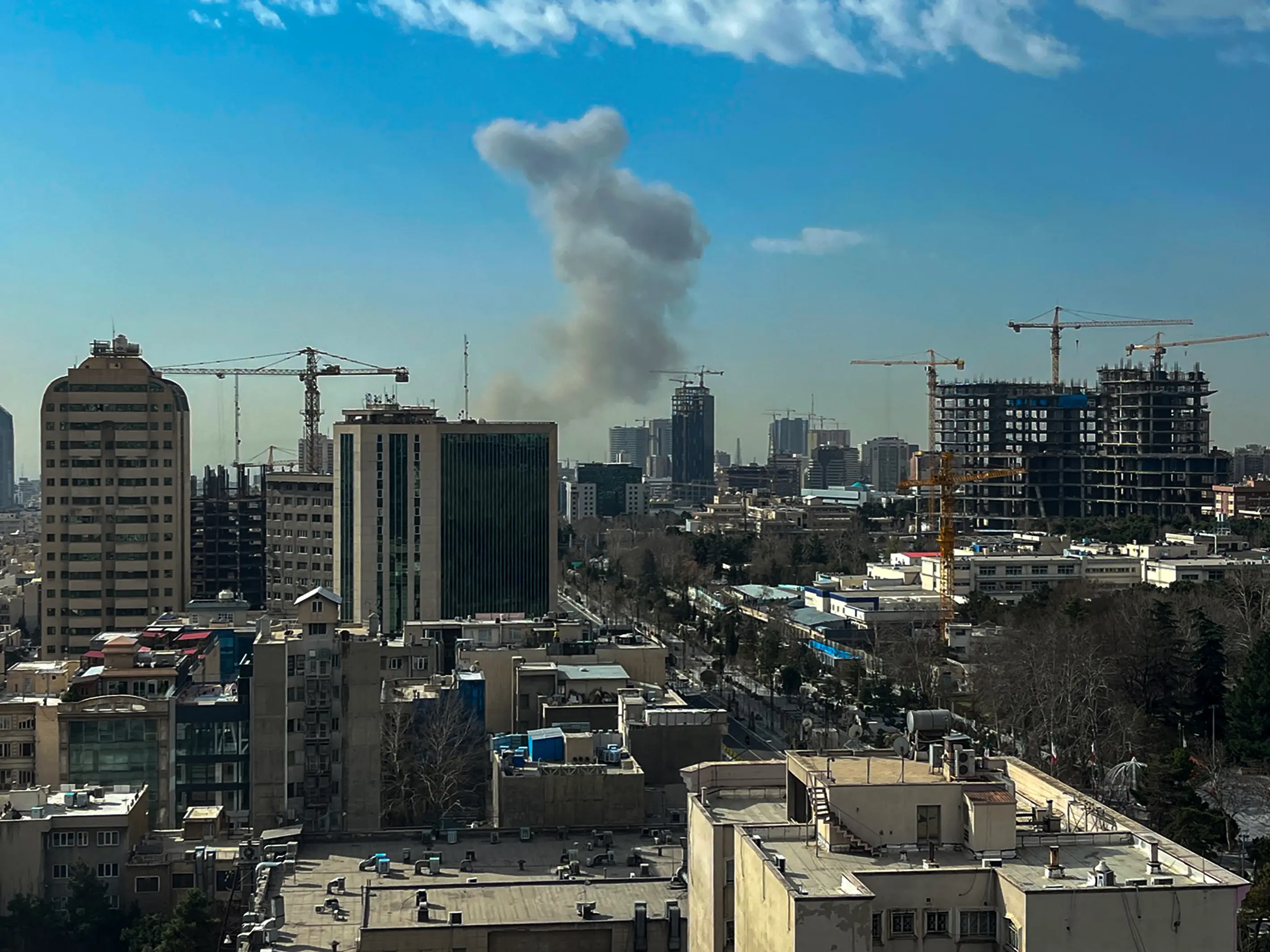US military base in Bahrain hit as Iran launches retaliatory missile attack against Israel and America US military base in Bahrain hit as Iran launches retaliatory missile attack against Israel and America