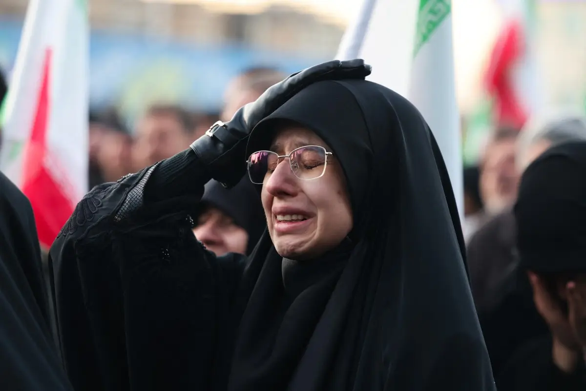 Women mourns Khamenei's death