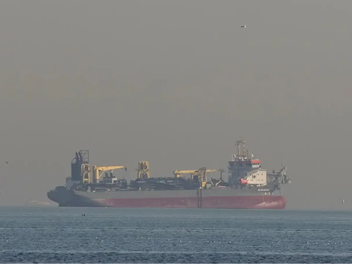 Iran hits oil tanker with 15 Indian crew members in Strait of Hormuz; 4 injured Iran hits oil tanker with 15 Indian crew members in Strait of Hormuz; 4 injured