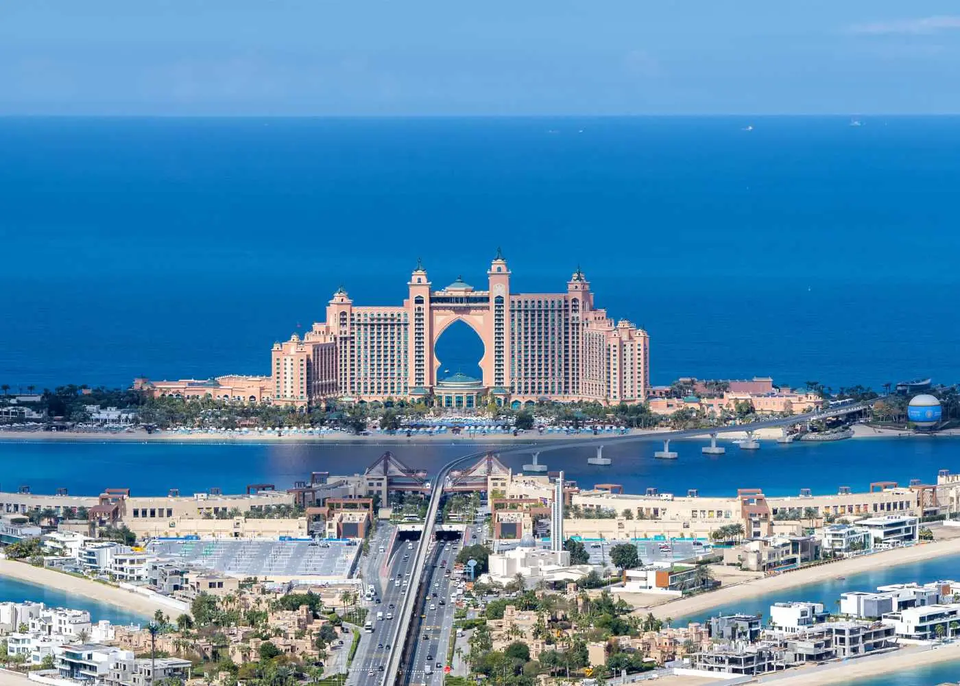 ‘No air defence system’: Dubai’s famous 5-star hotel gets hilarious ‘1-star’ rating after Iran attacks Palm Islands in UAE