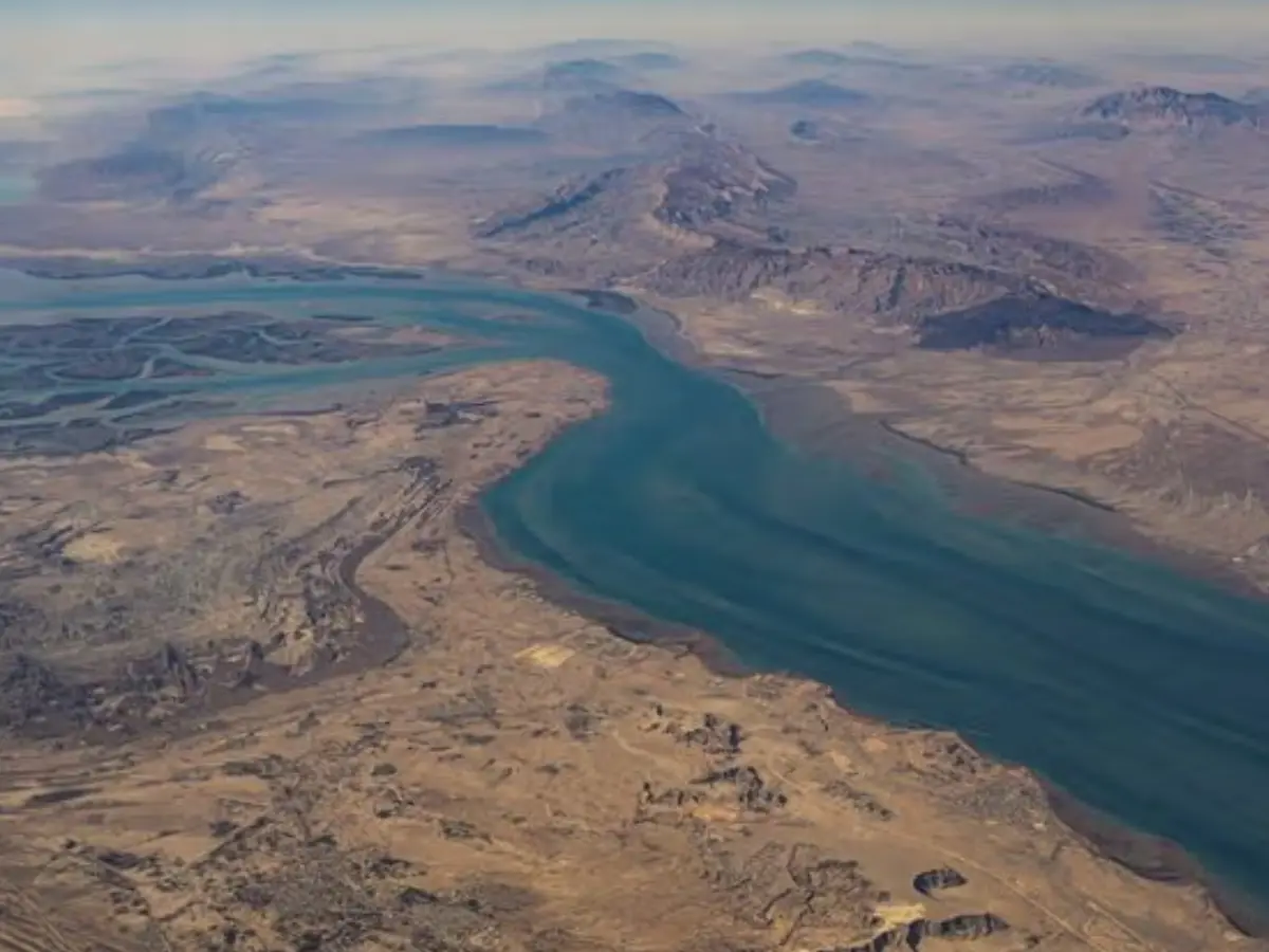 Iran stops tanker traffic through Strait of Hormuz over Israeli strikes on Lebanon