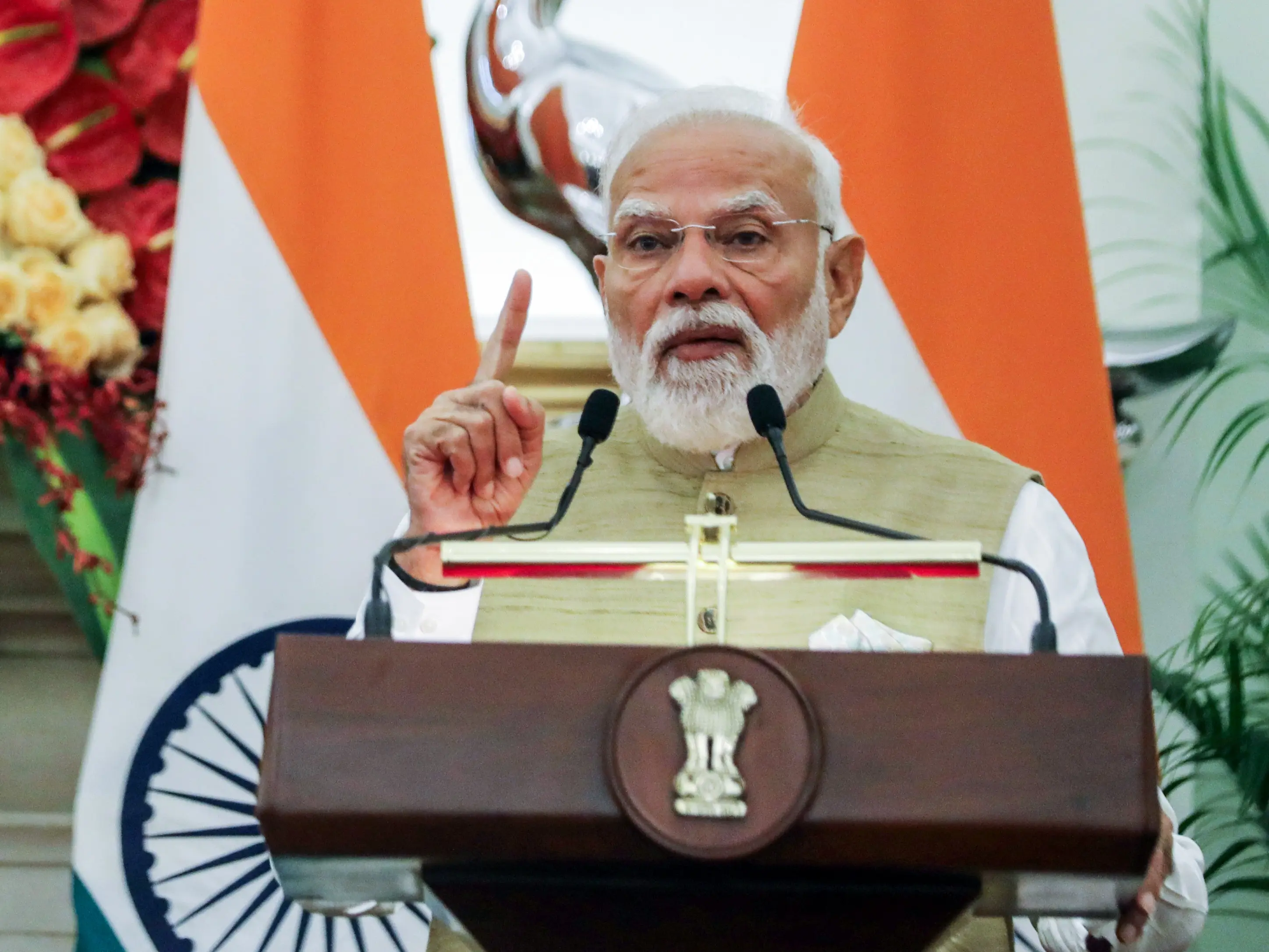 Israel-Iran war: PM Modi speaks to Saudi Crown Prince, Bahrain King, Jordan’s Abdullah II Israel-Iran war: PM Modi speaks to Saudi Crown Prince, Bahrain King, Jordan’s Abdullah II