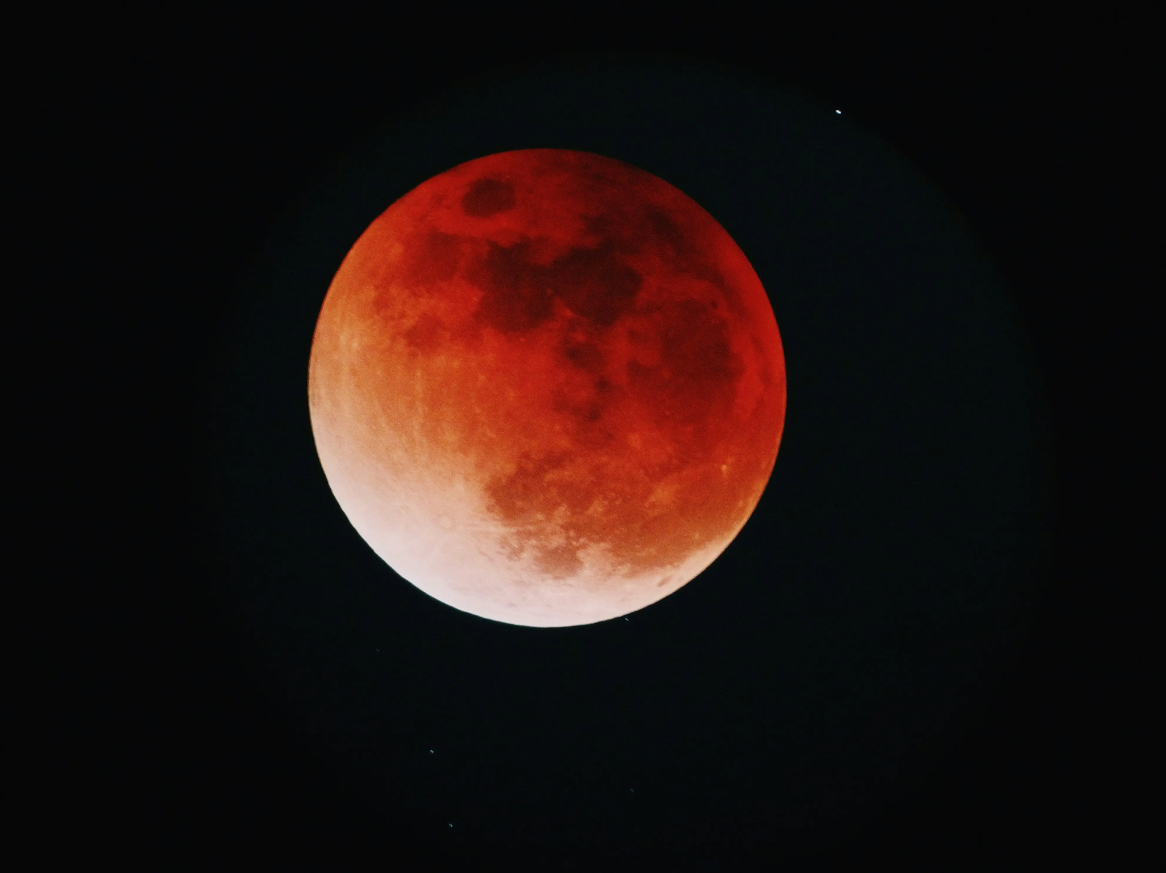 Total lunar eclipse tonight: See the moon turn blood red. Check timing in India Total lunar eclipse tonight: See the moon turn blood red. Check timing in India