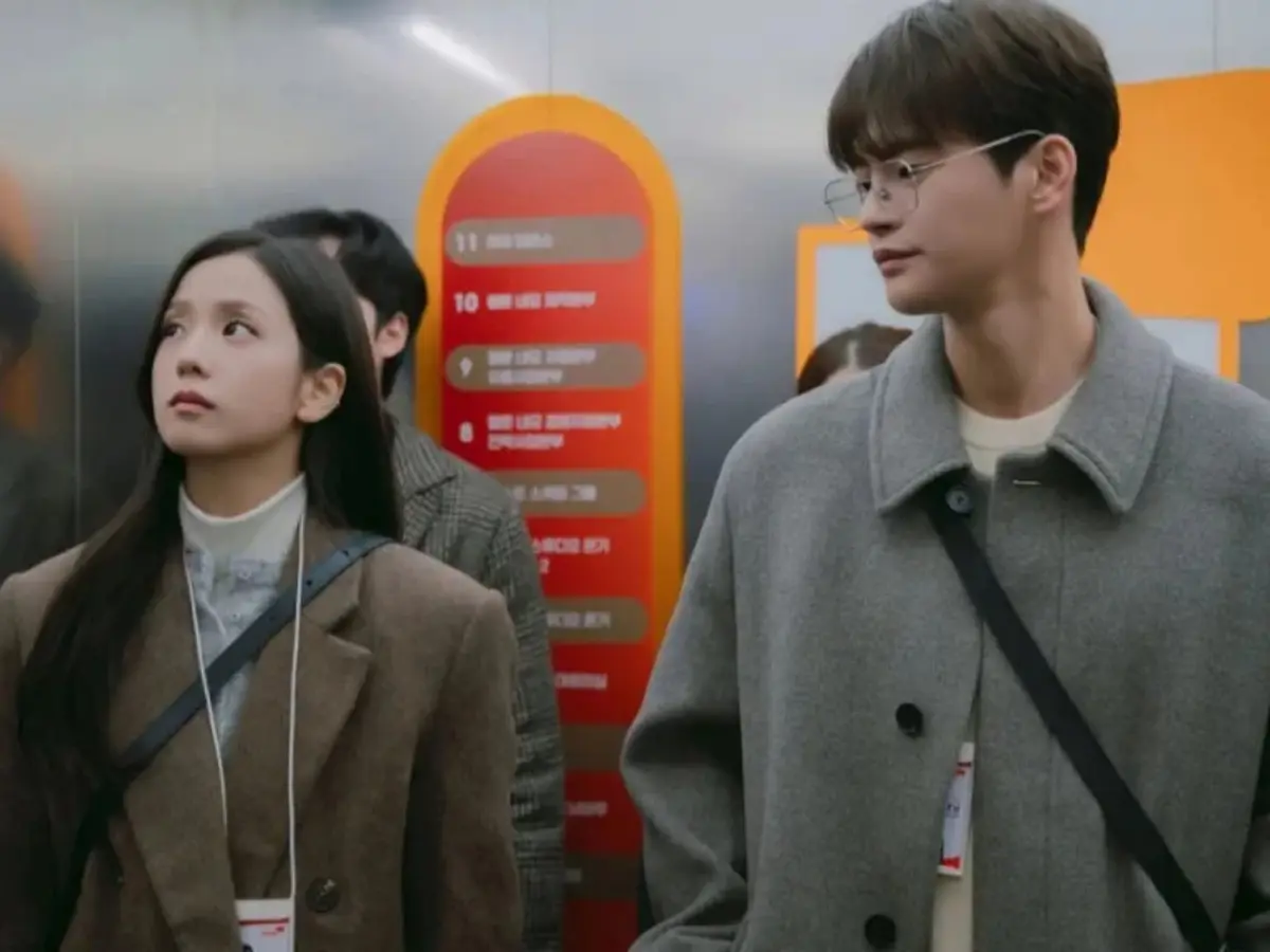 Boyfriend on Demand review: BLACKPINK Jisoo-Seo In Guk's k-drama is a fresh take on romance with modern twist Boyfriend on Demand review: BLACKPINK Jisoo-Seo In Guk's k-drama is a fresh take on romance with modern twist