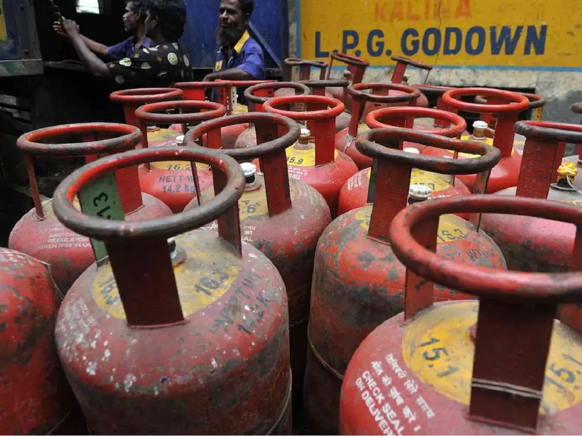Domestic LPG price hiked by Rs 60; no hike in petrol or diesel rates ...