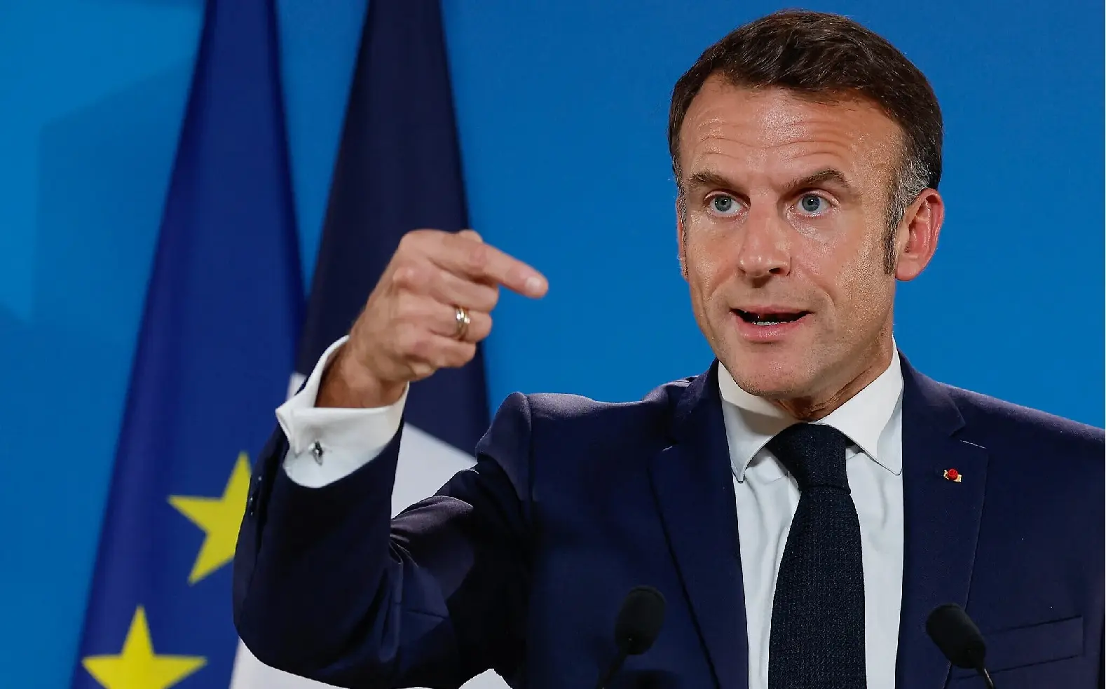 Macron calls Pezeshkian, urges Tehran to halt strikes on neighbours in Gulf