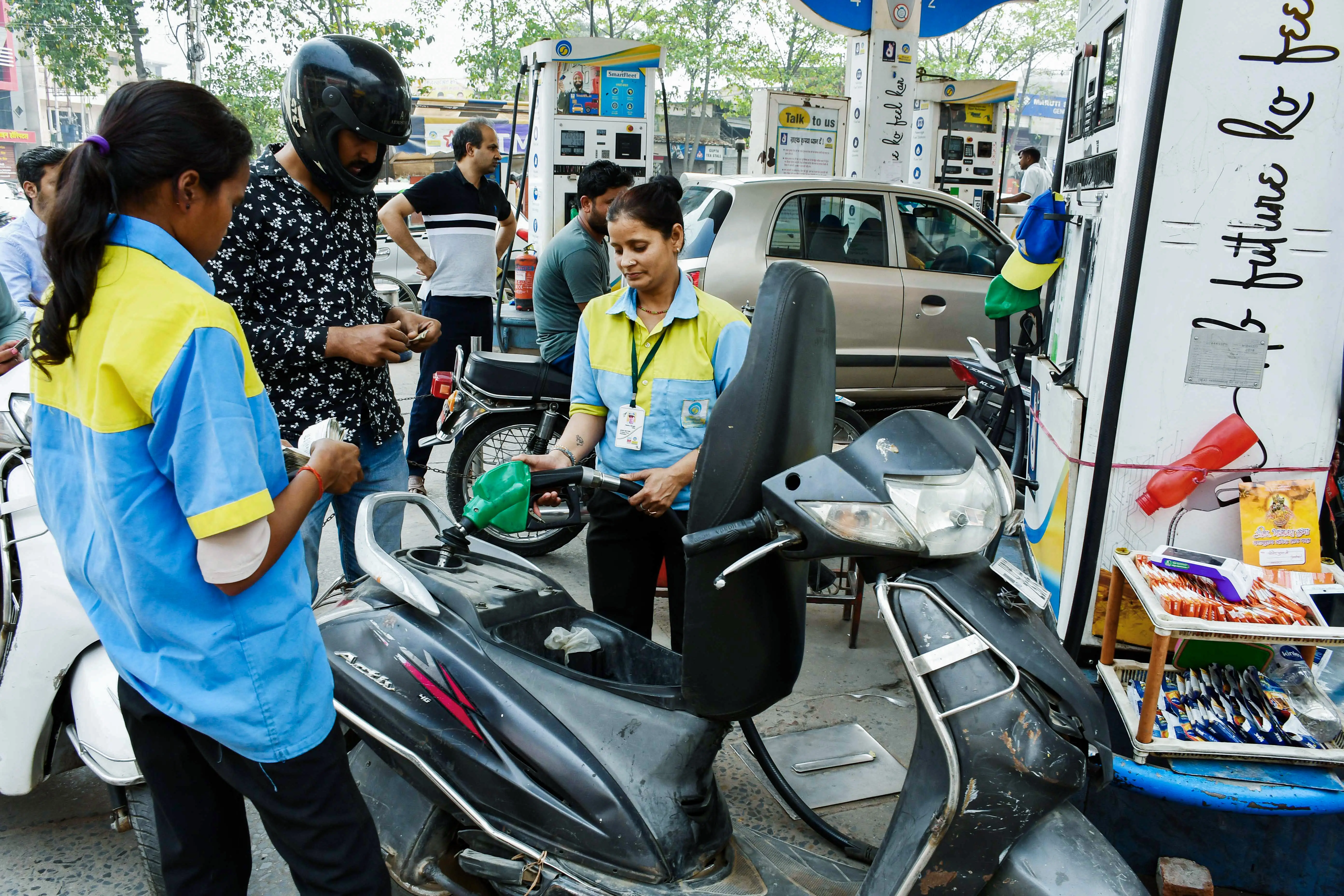 Petrol and diesel prices in India unlikely to rise for now, but can increase if oil prices cross THIS mark