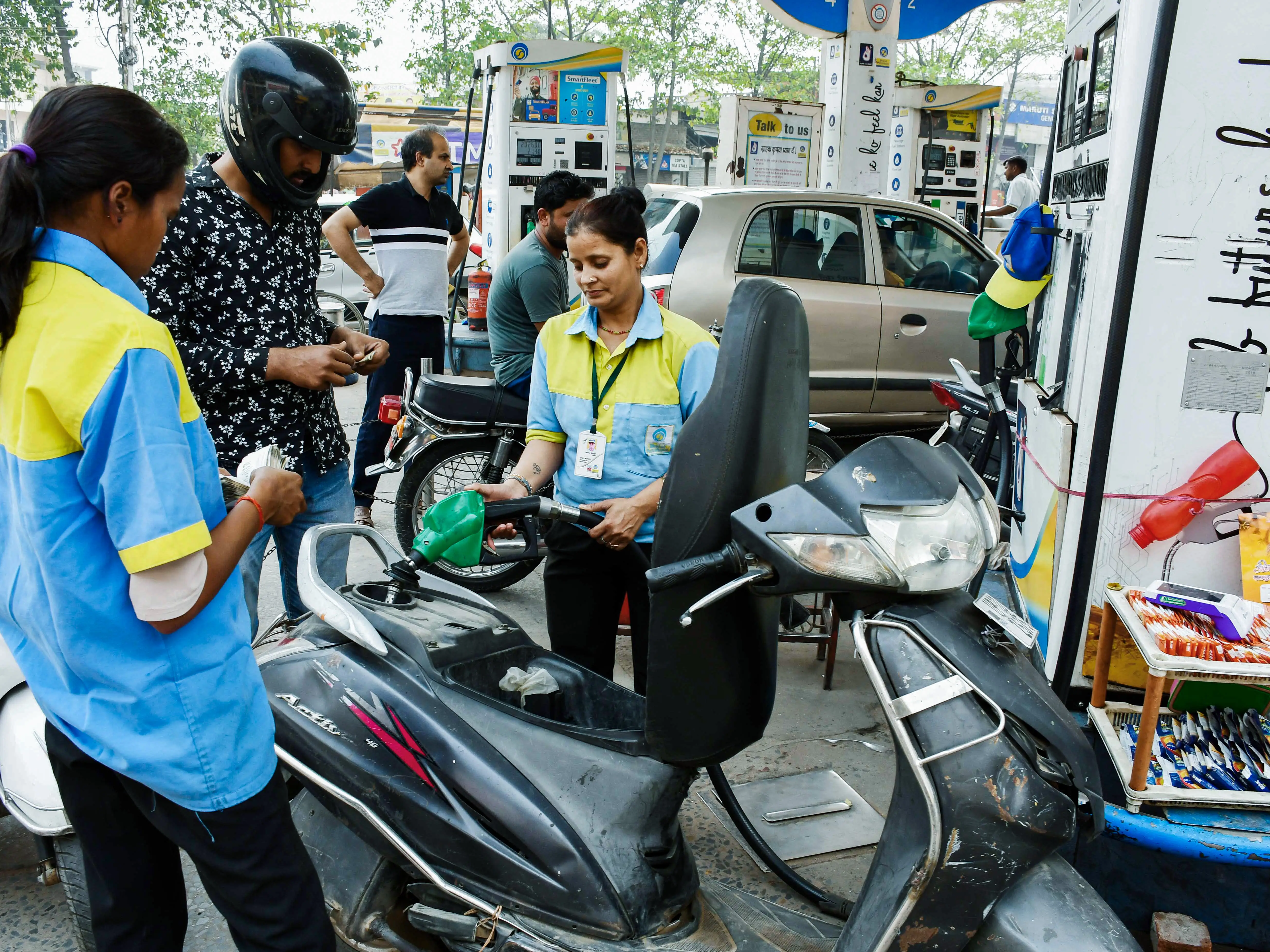 Petrol and diesel prices in India unlikely to rise for now, but can increase if oil prices cross THIS mark