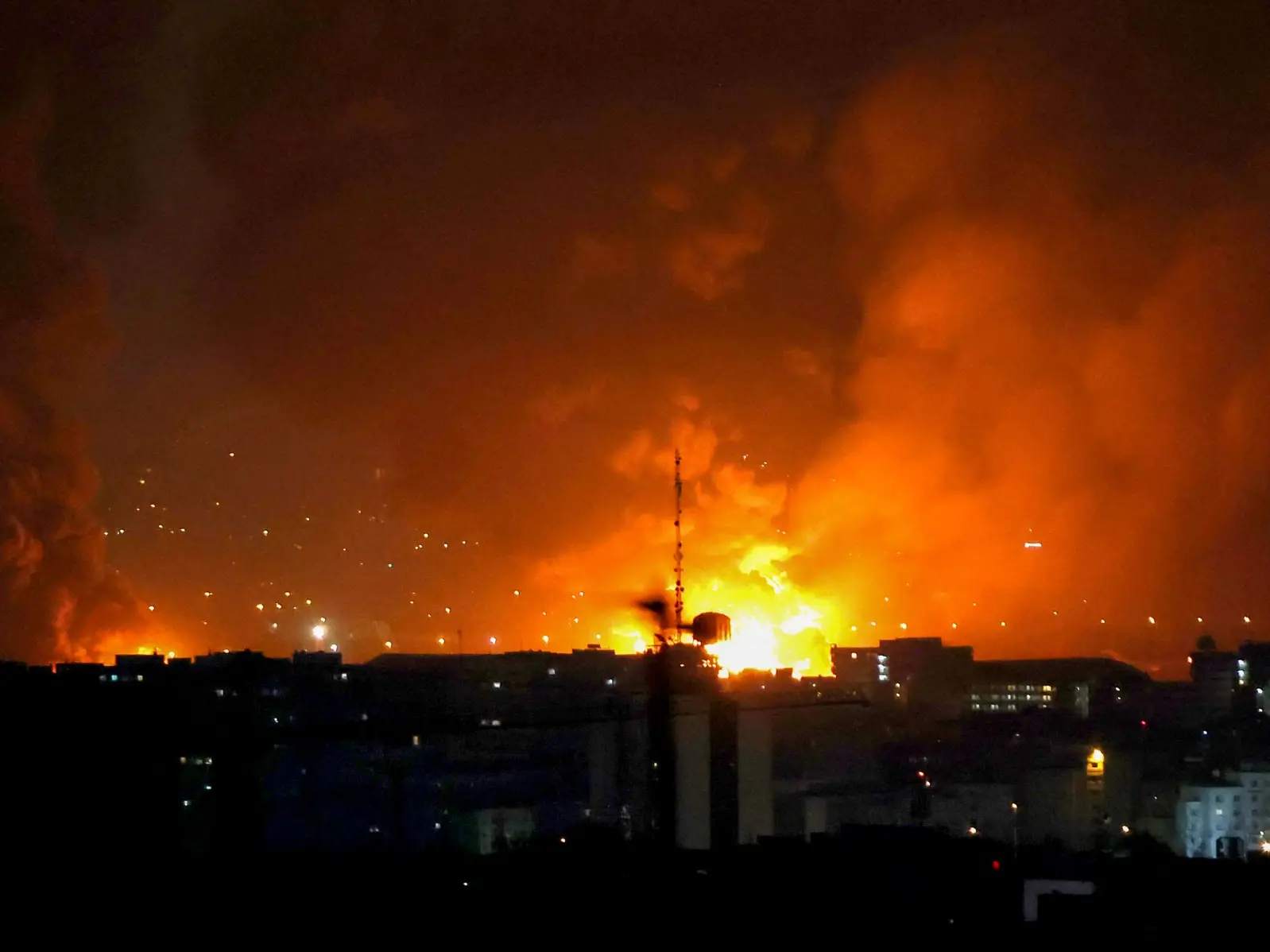 United Nations raises alarm over ‘black rain’, 'acidic rain' after strikes on Tehran oil depots amid Iran war United Nations raises alarm over ‘black rain’, 'acidic rain' after strikes on Tehran oil depots amid Iran war