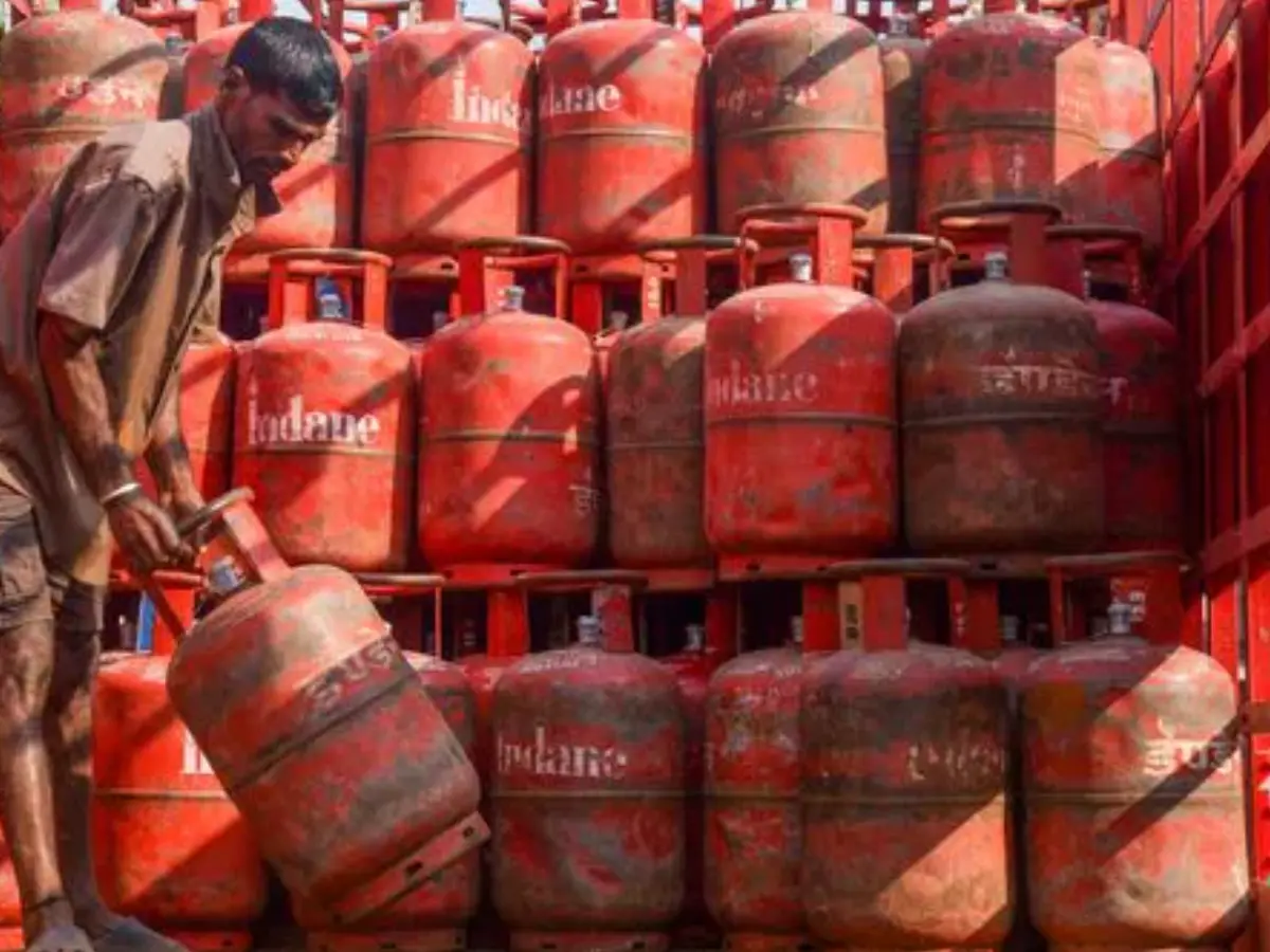 Indian govt urges calm as LPG supply concerns mount amid Iran conflict