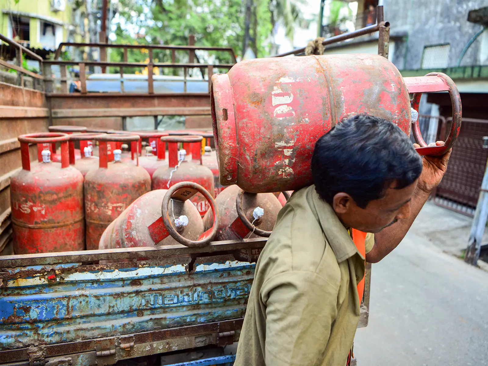 LPG shortage: Government assures adequate stock, netizens share their ground reality LPG shortage: Government assures adequate stock, netizens share their ground reality