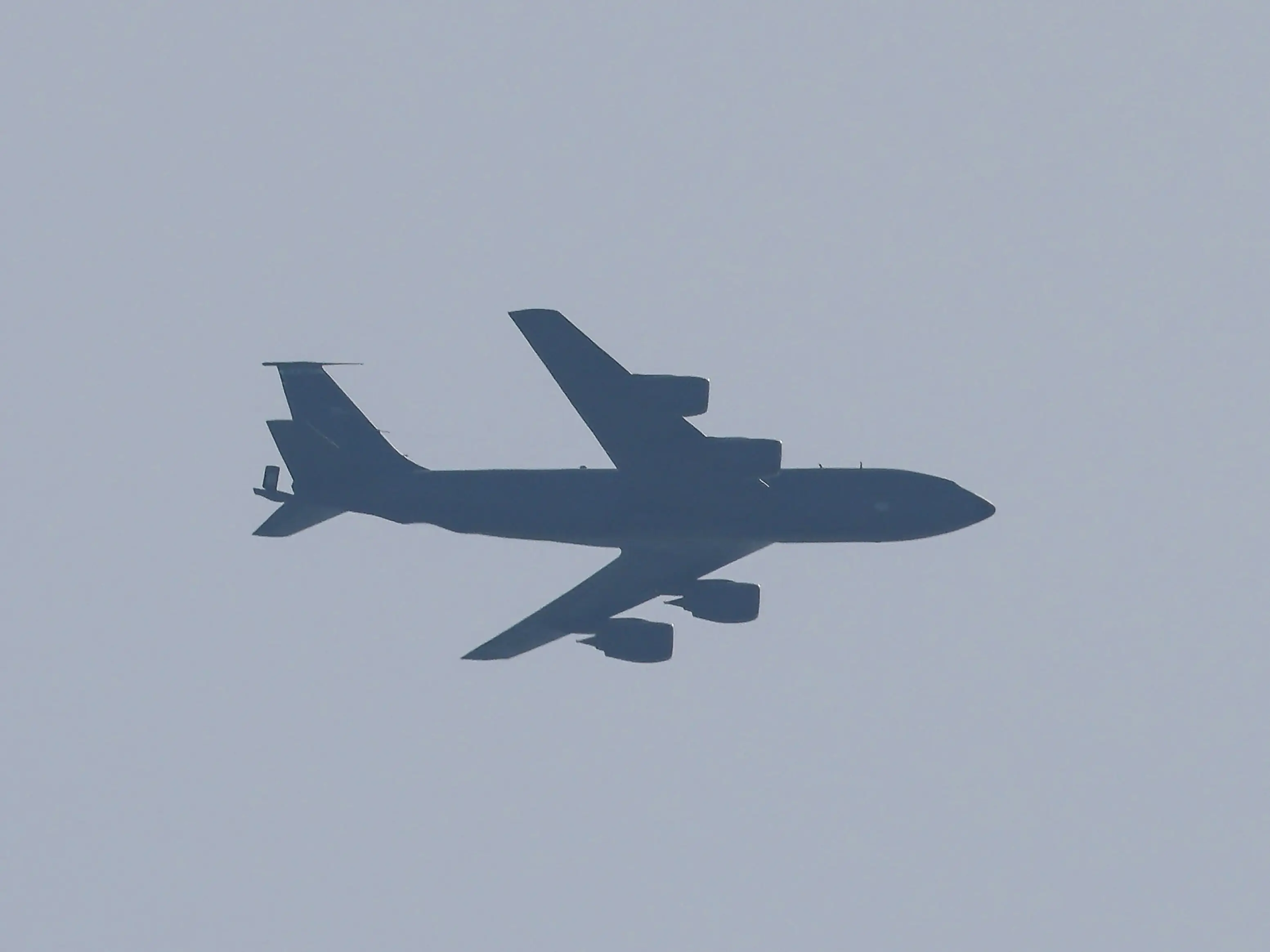 US KC-135 Stratotanker crashes near Iraq-Jordan border during operation Epic Fury; rescue mission underway