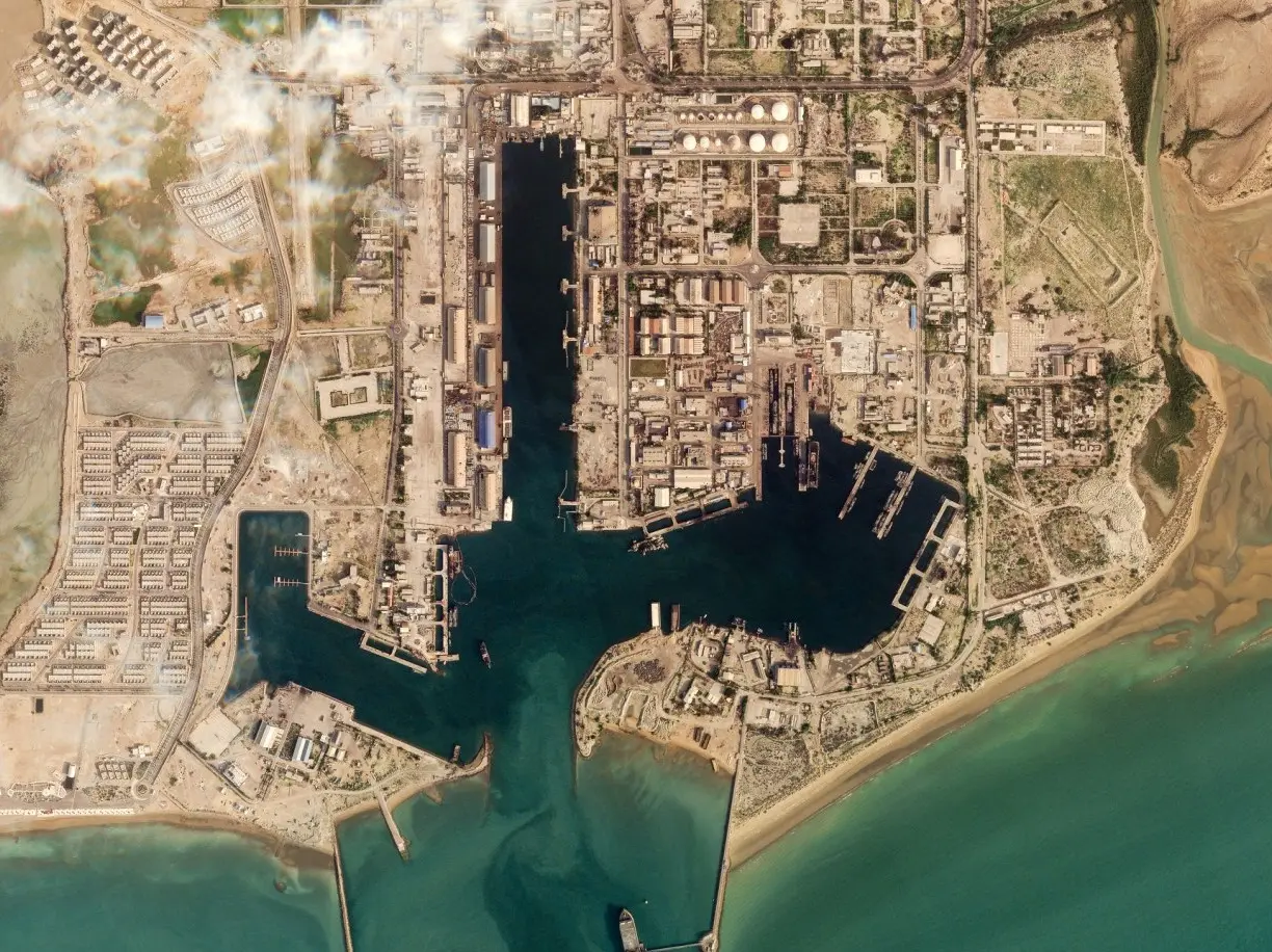 ‘Iran was trying to lay mines to block the Strait of Hormuz,’ alleges former US ambassador ‘Iran was trying to lay mines to block the Strait of Hormuz,’ alleges former US ambassador