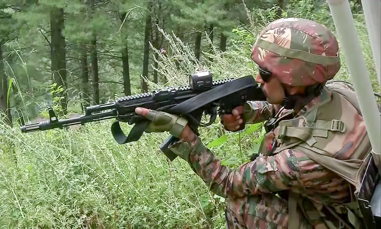 Pakistani terrorist killed in infiltration bid along LoC in J&K's Uri sector