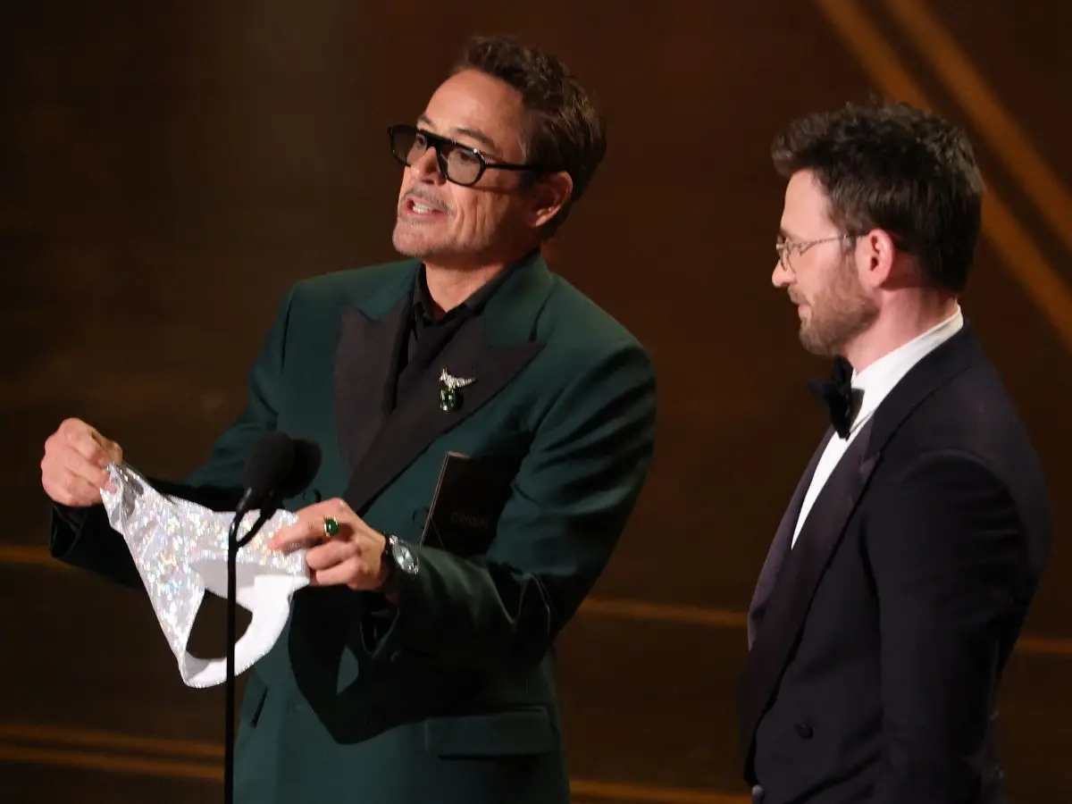 Robert Downey Jr., Chris Evans fun moment on stage