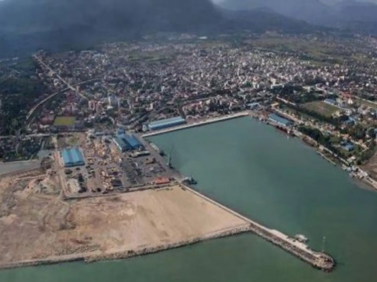 Military facilities near Iran's Chabahar Trade Zone hit by US fighter jets: Report Military facilities near Iran's Chabahar Trade Zone hit by US fighter jets: Report