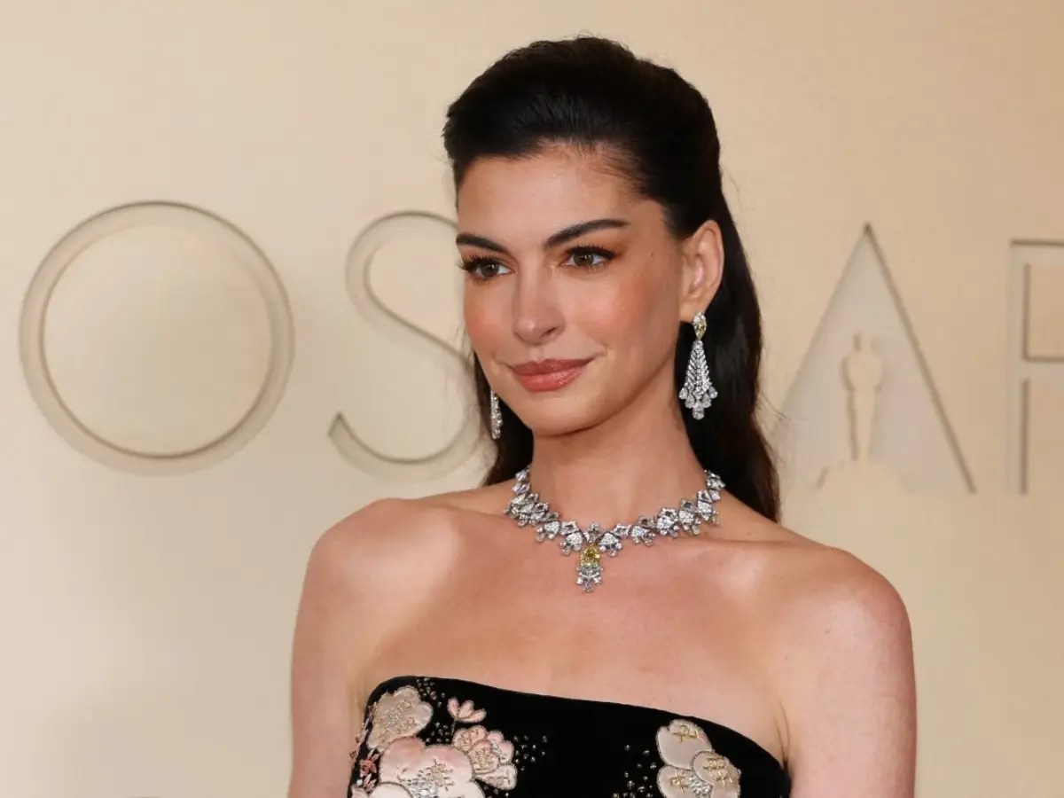 Anna Hathaway- Bulgari Jewelry